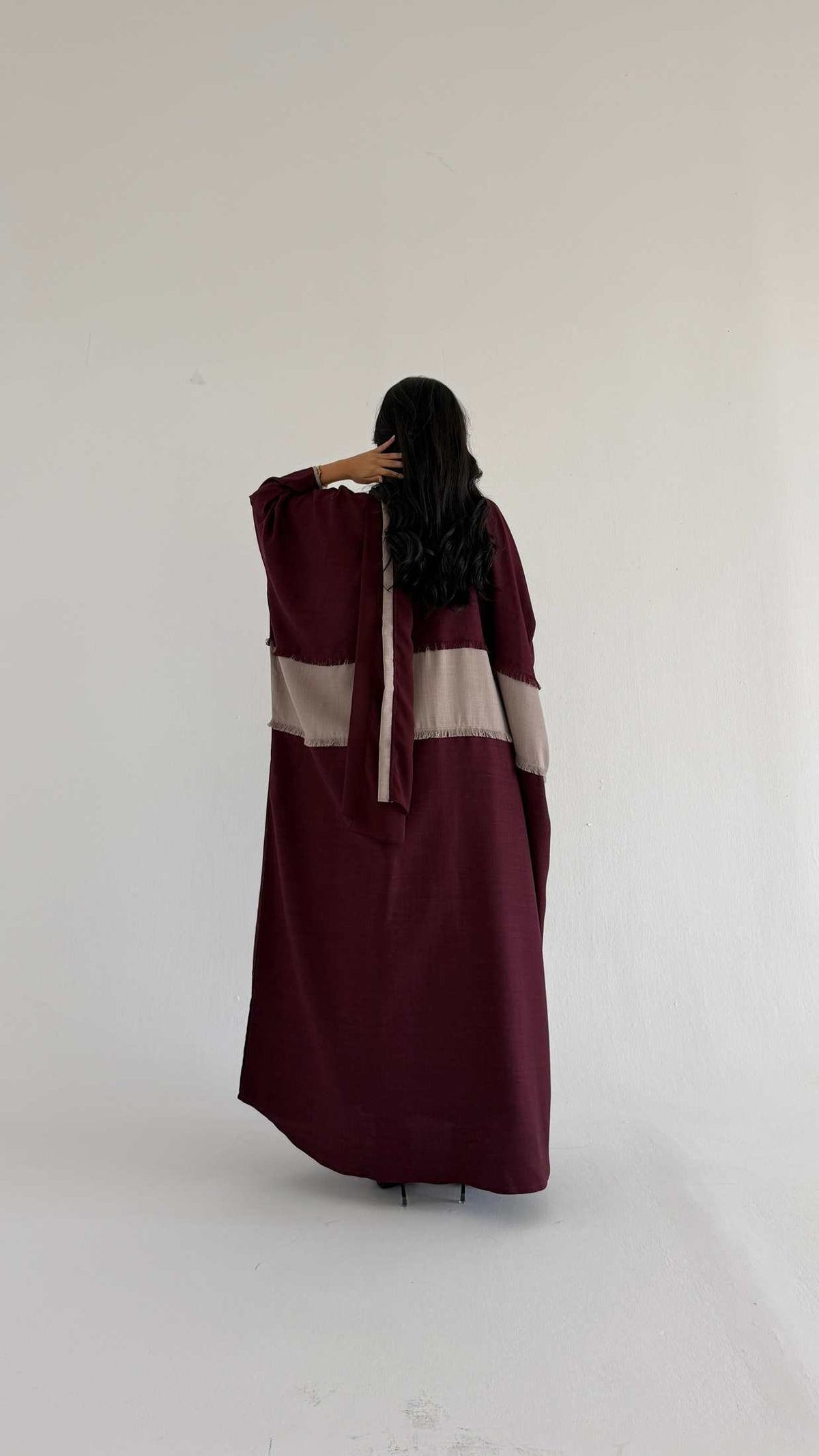 MWT1548 عباية بتدخيلة لينن - Aya