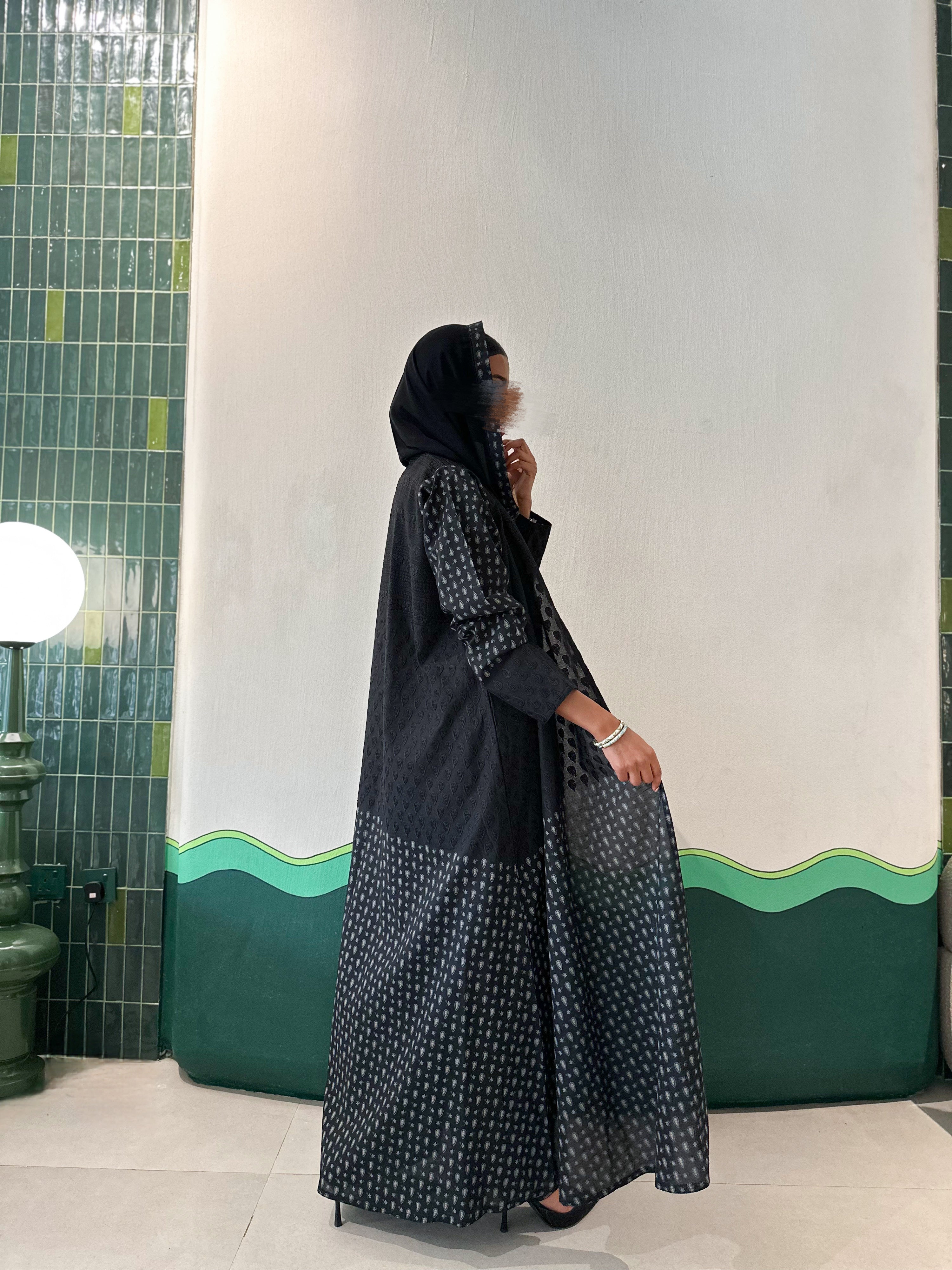 MWT523 - عباية ركامة أسود