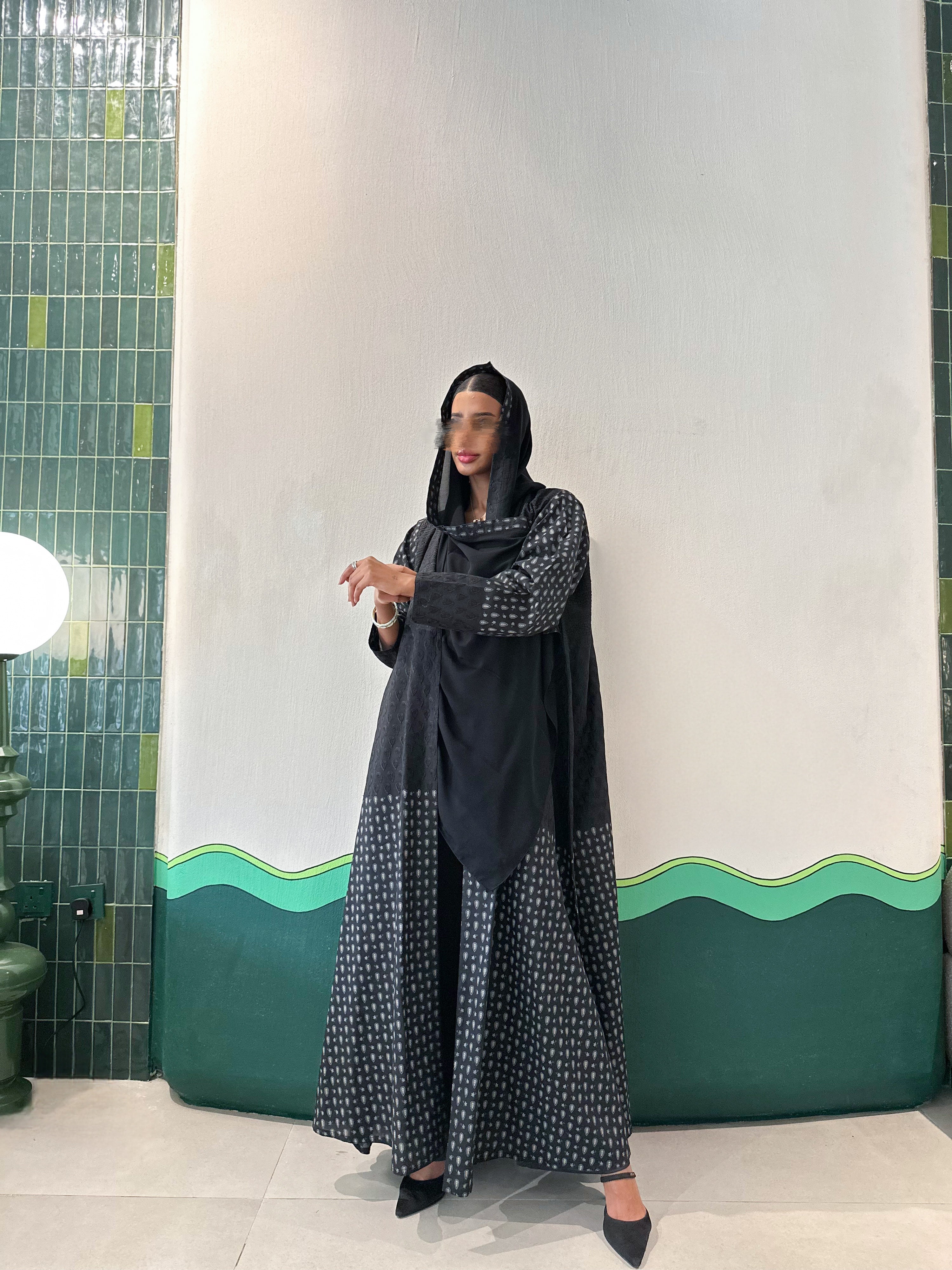 MWT523 - عباية ركامة أسود