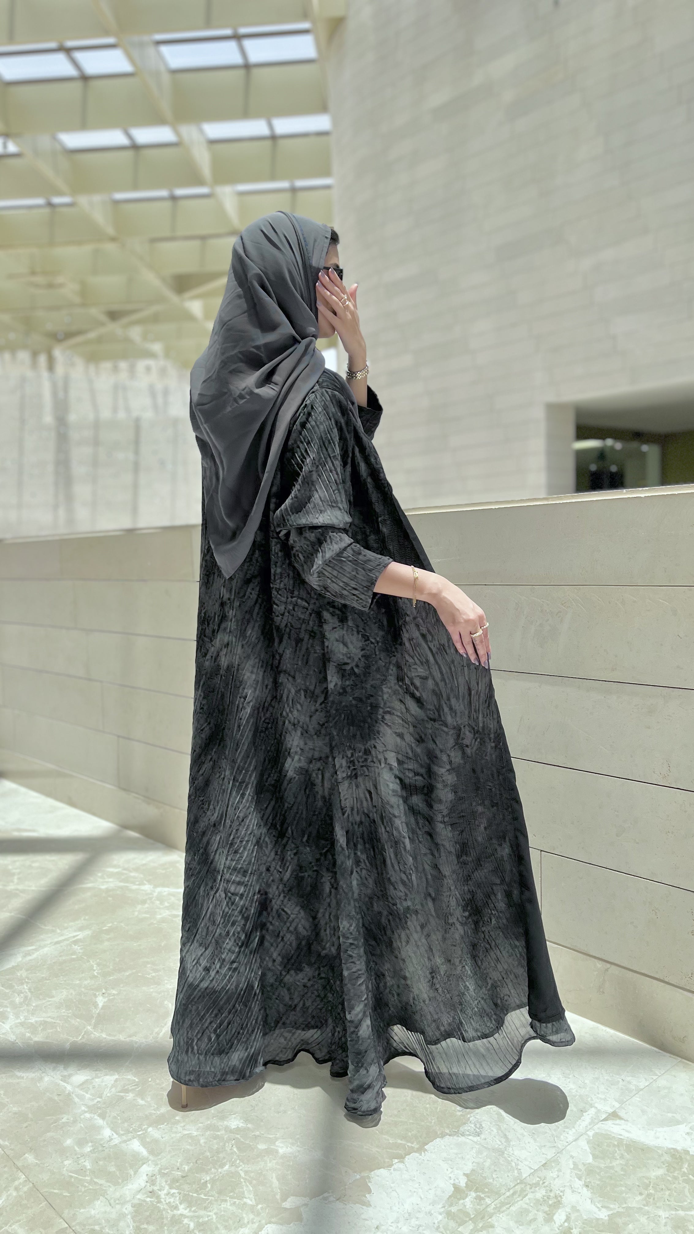 MW1625 - عباية شيفون مكسر رصاصي-Gray Crinkled Chiffon - Aya