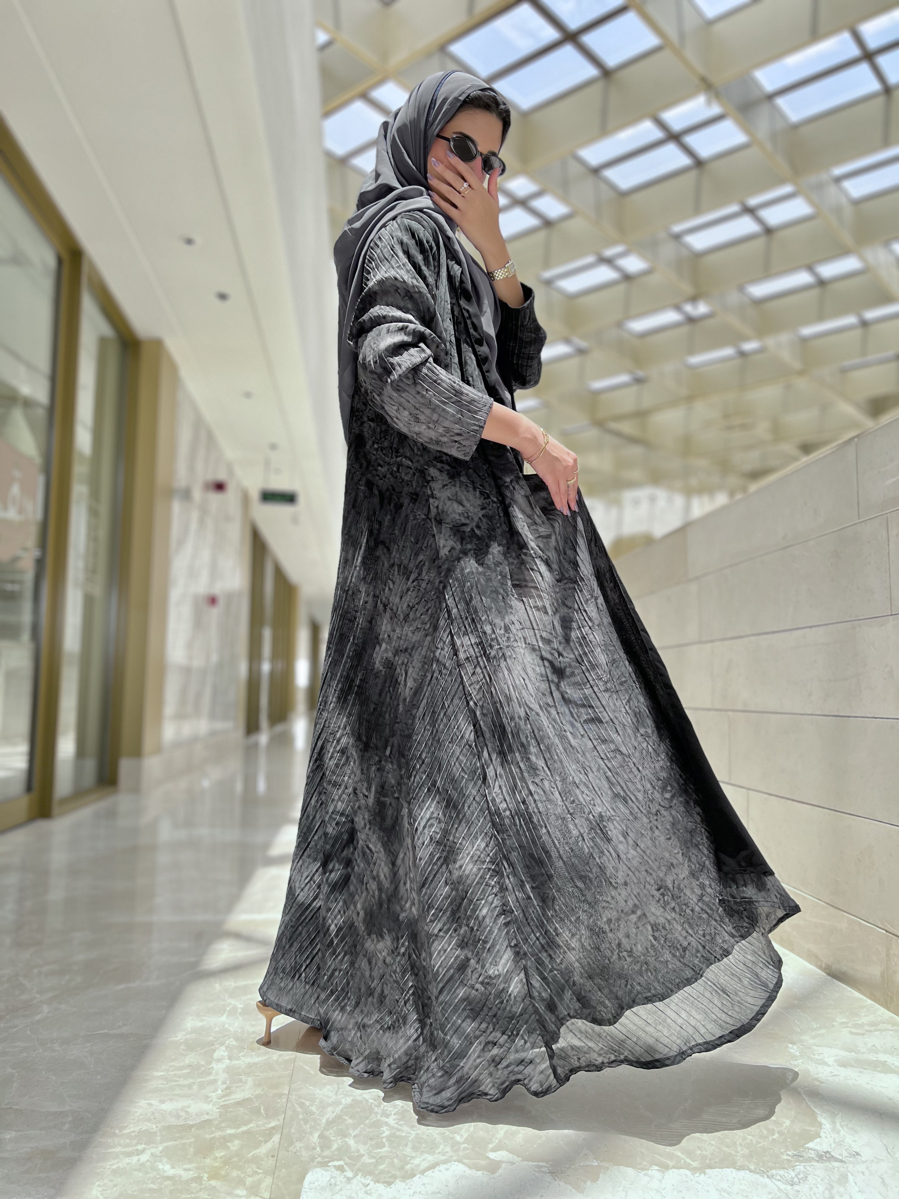 MW1625 - عباية شيفون مكسر رصاصي-Gray Crinkled Chiffon - Aya