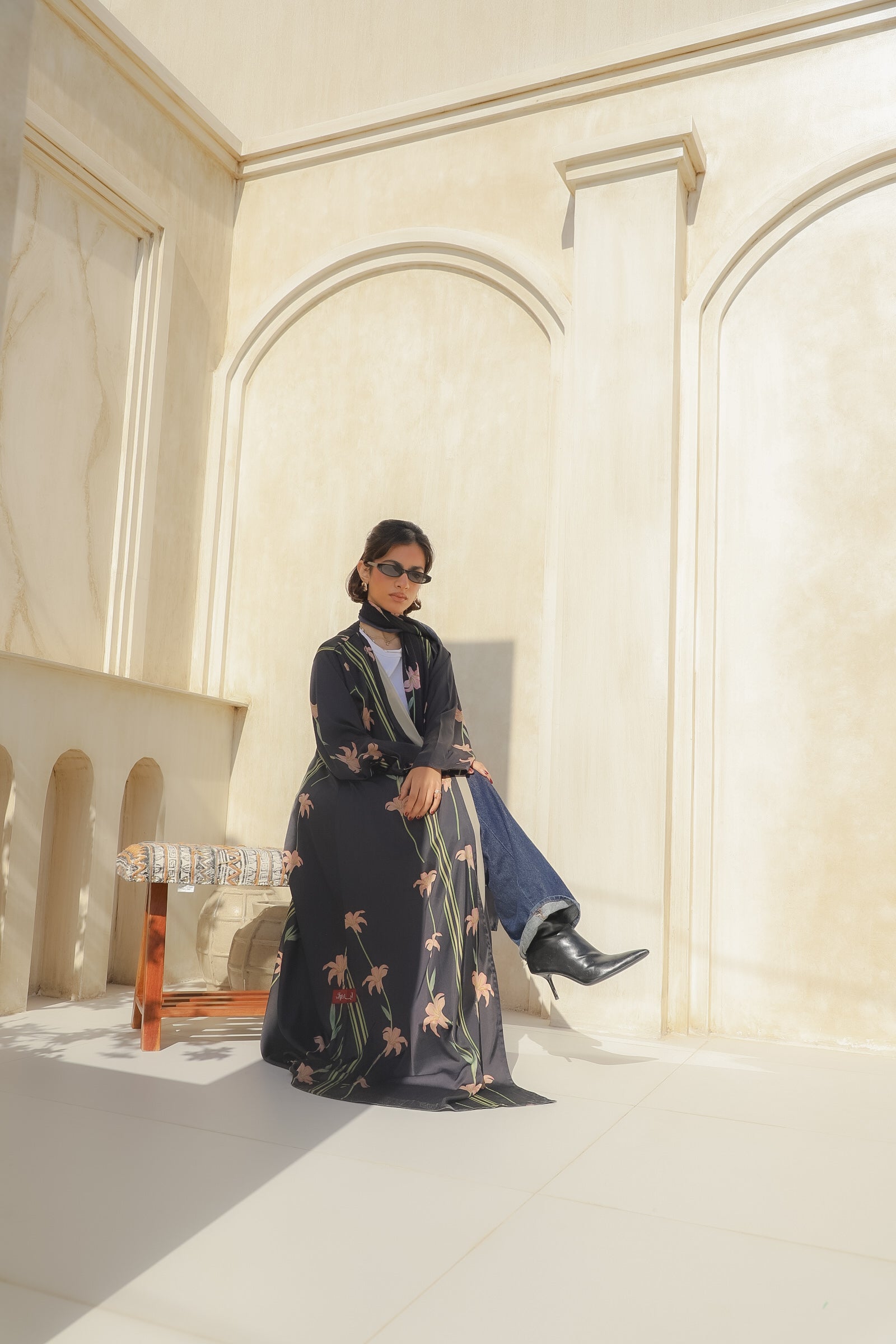 MW1640 - عباية اسود مورد - Aya