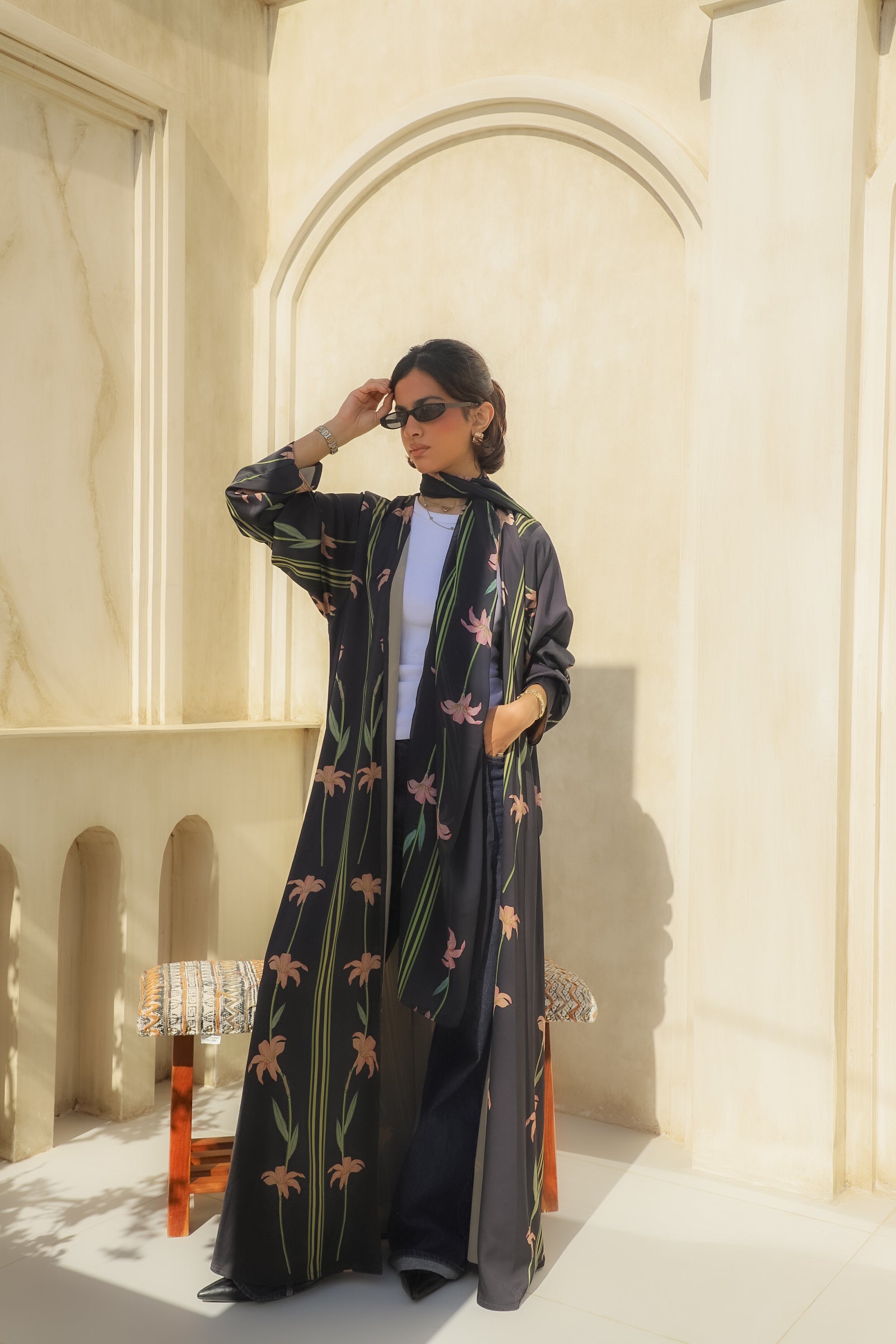 MW1640 - عباية اسود مورد - Aya