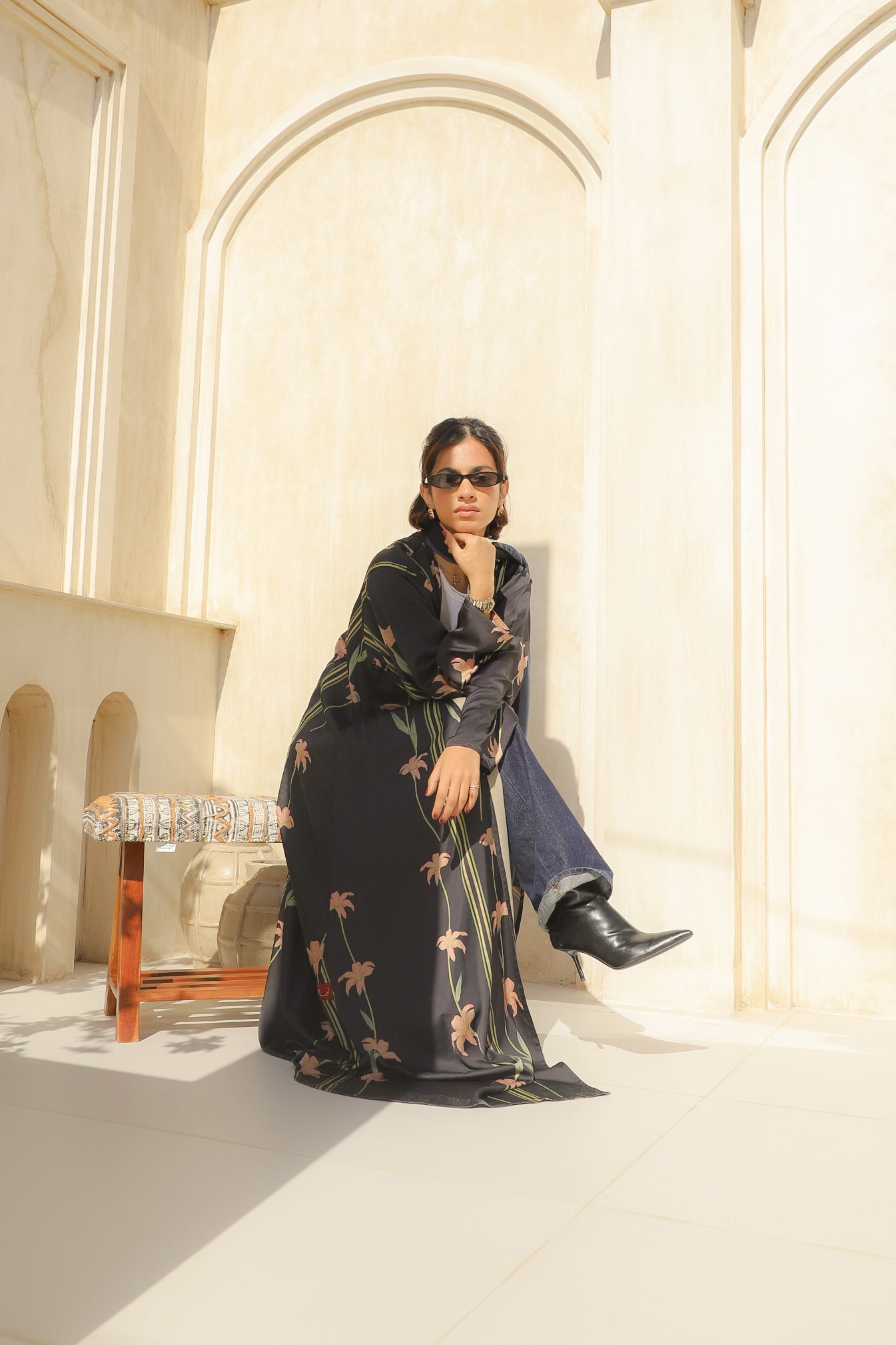 MW1640 - عباية اسود مورد - Aya