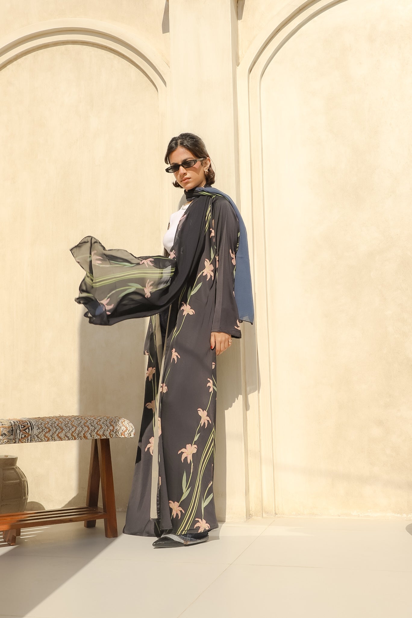 MW1640 - عباية اسود مورد - Aya