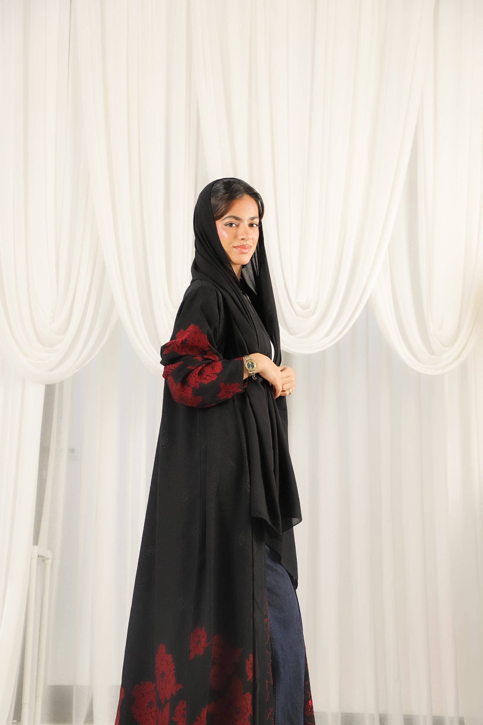 MW645 - Light Crepe Standing with Jacquard Half-Cloche