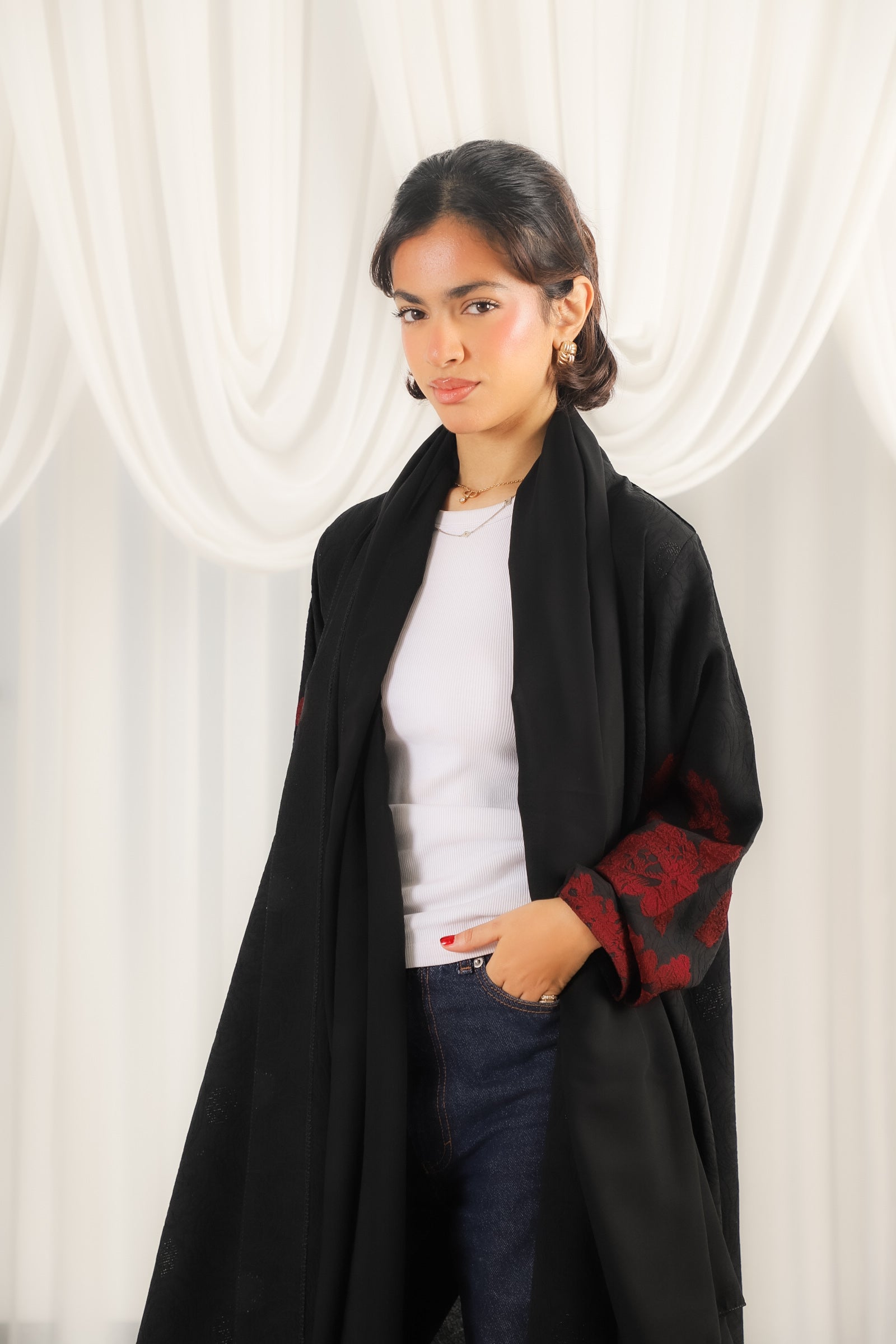 MW645 - Light Crepe Standing with Jacquard Half-Cloche