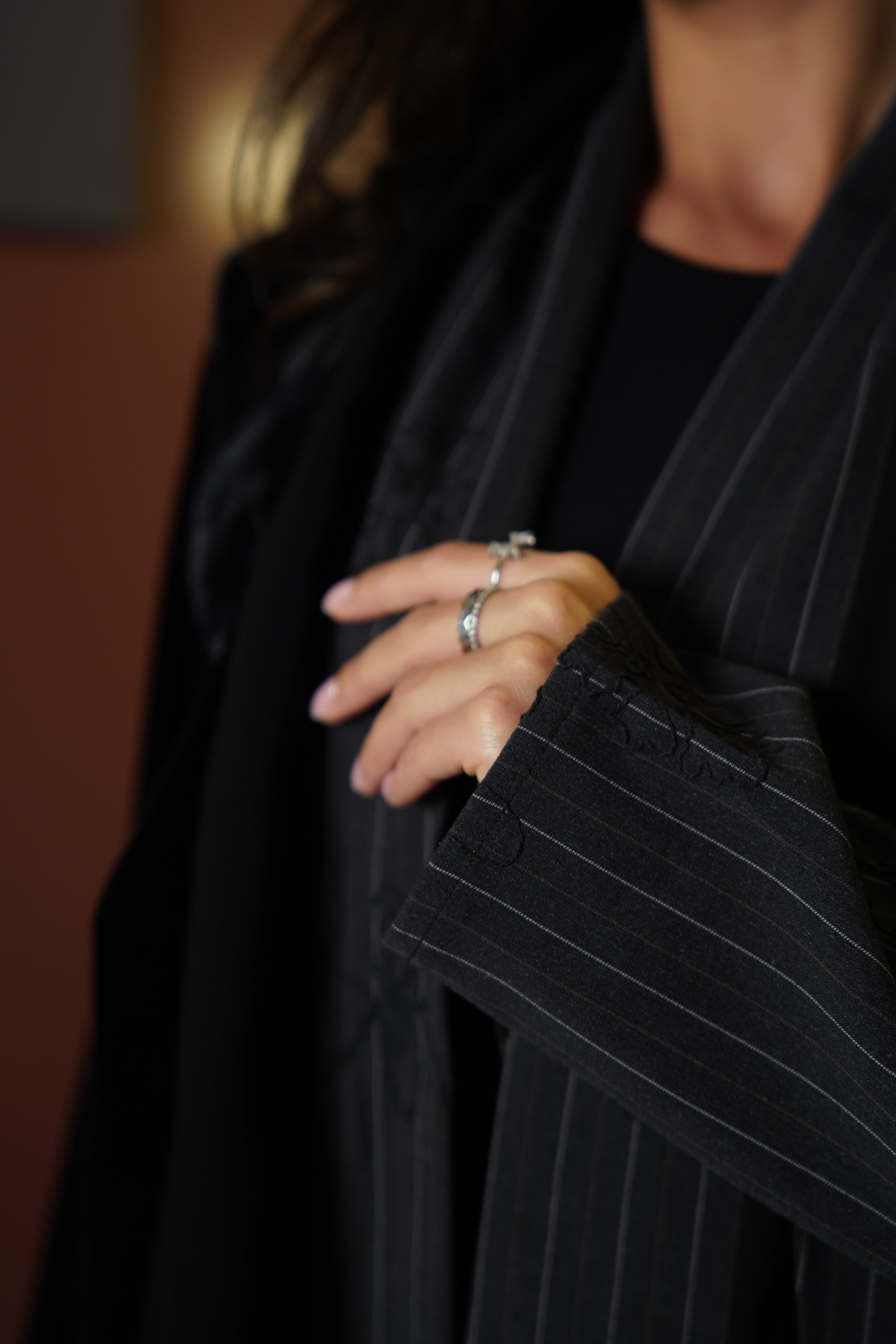 MW1856 - عباية بليزر غير متماثل لتعطي طابع الراقي