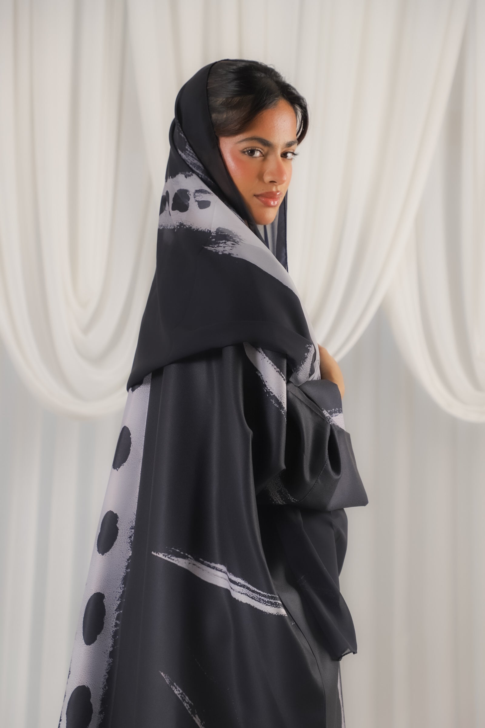 MW645 - Light Crepe Standing with Jacquard Half-Cloche