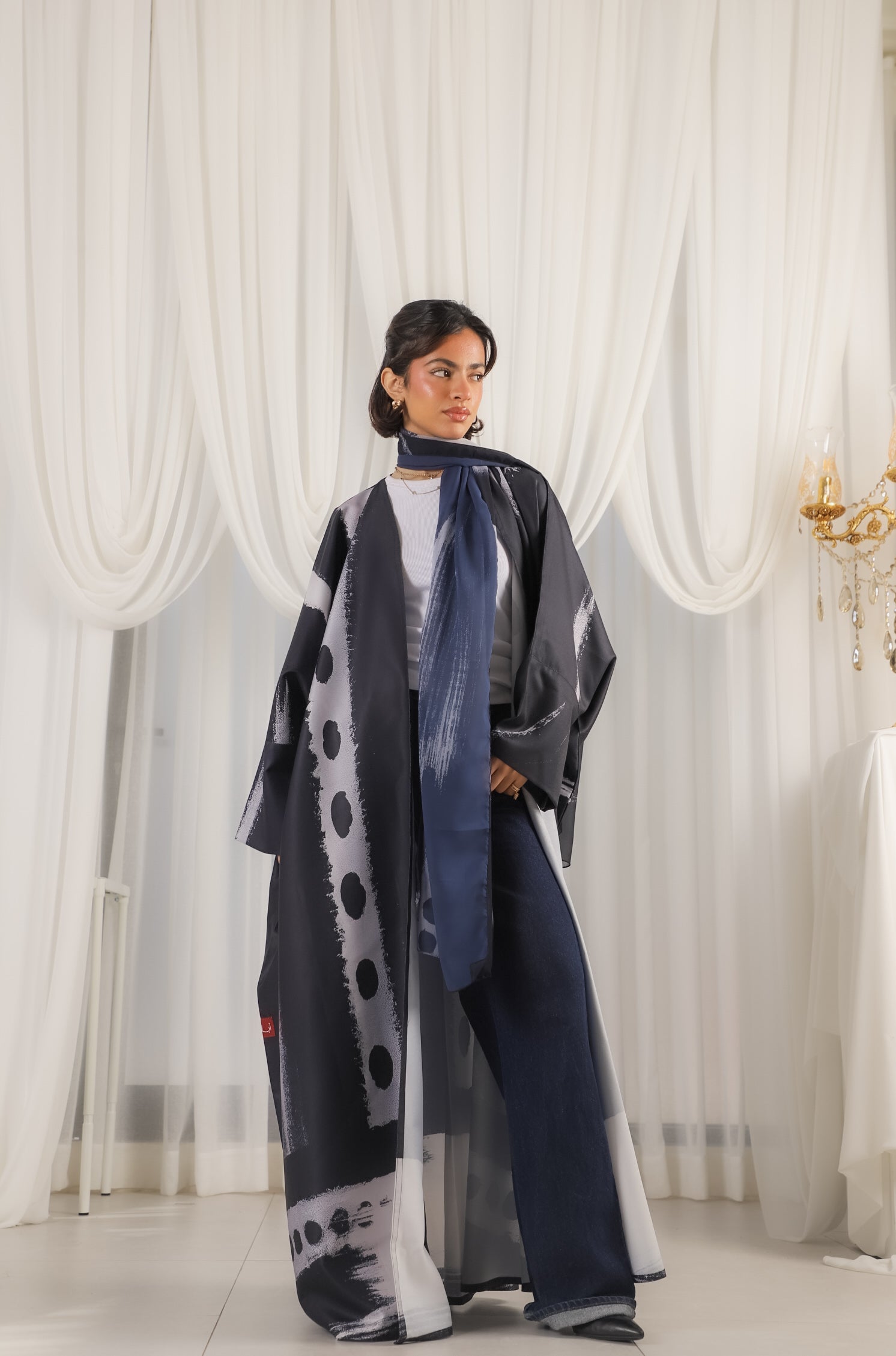 MW645 - Light Crepe Standing with Jacquard Half-Cloche