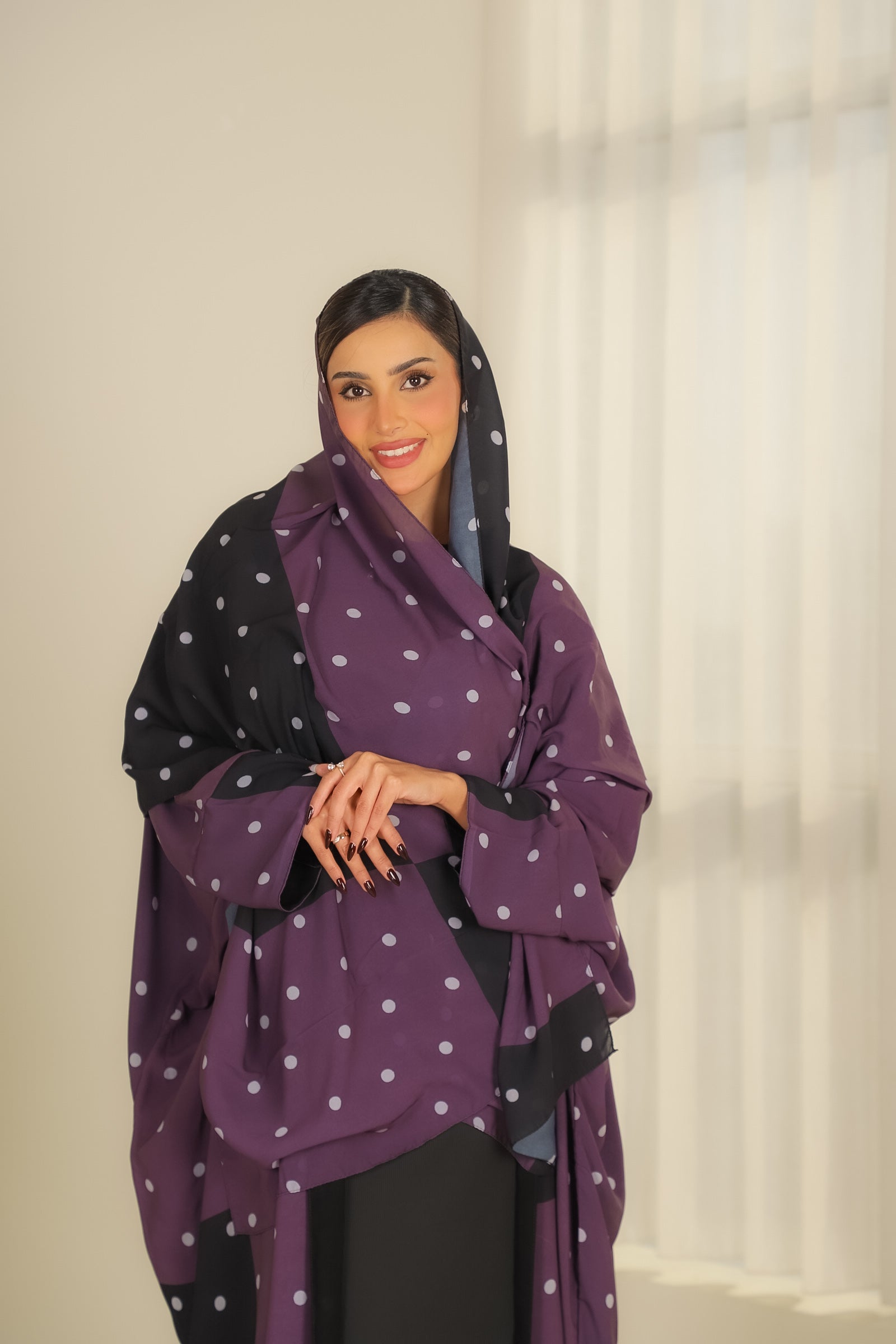 MWT451  - عباية منقطة اسود وبنفسجي - Aya