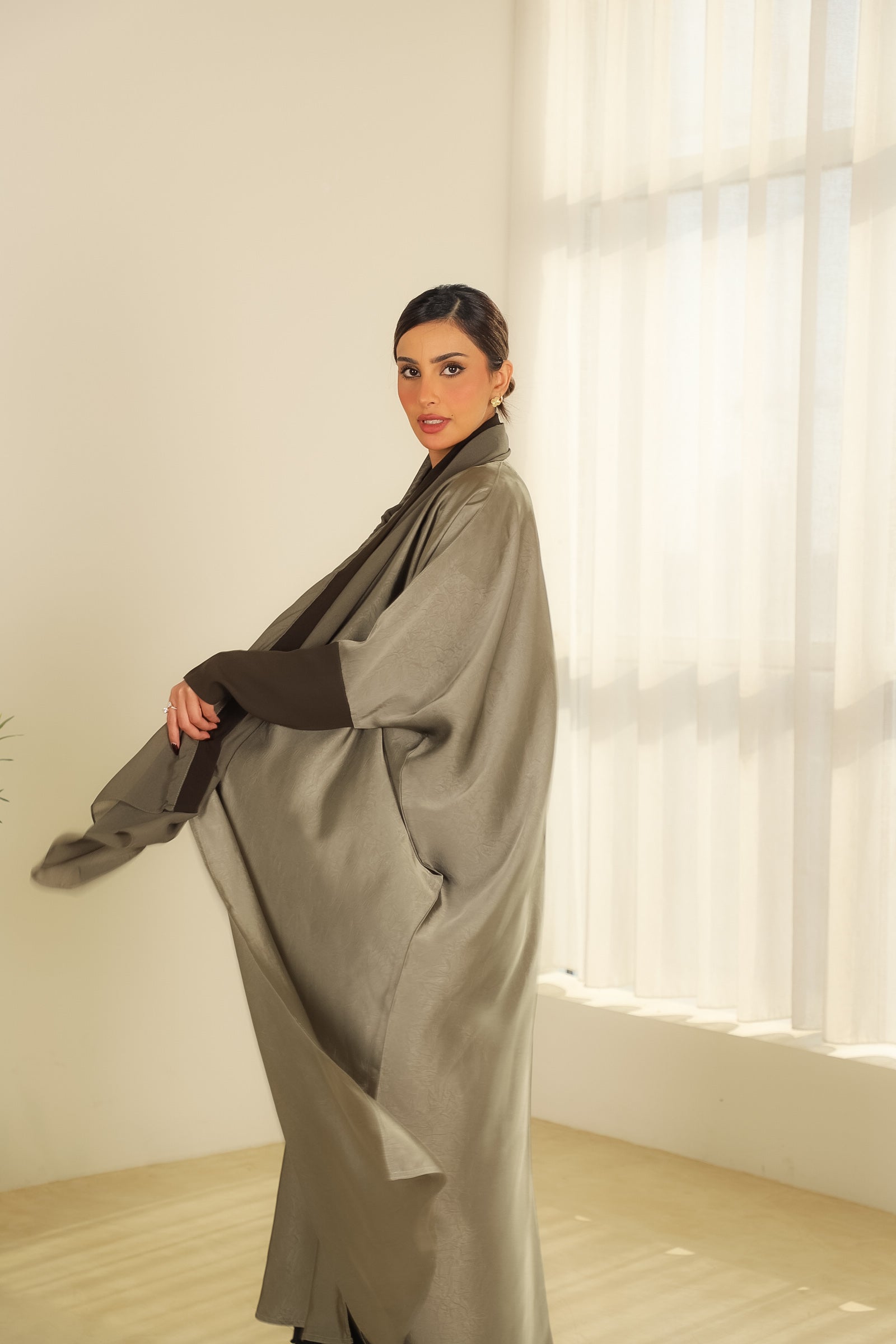 MWT522 - عباية جاكار زيتي - Aya