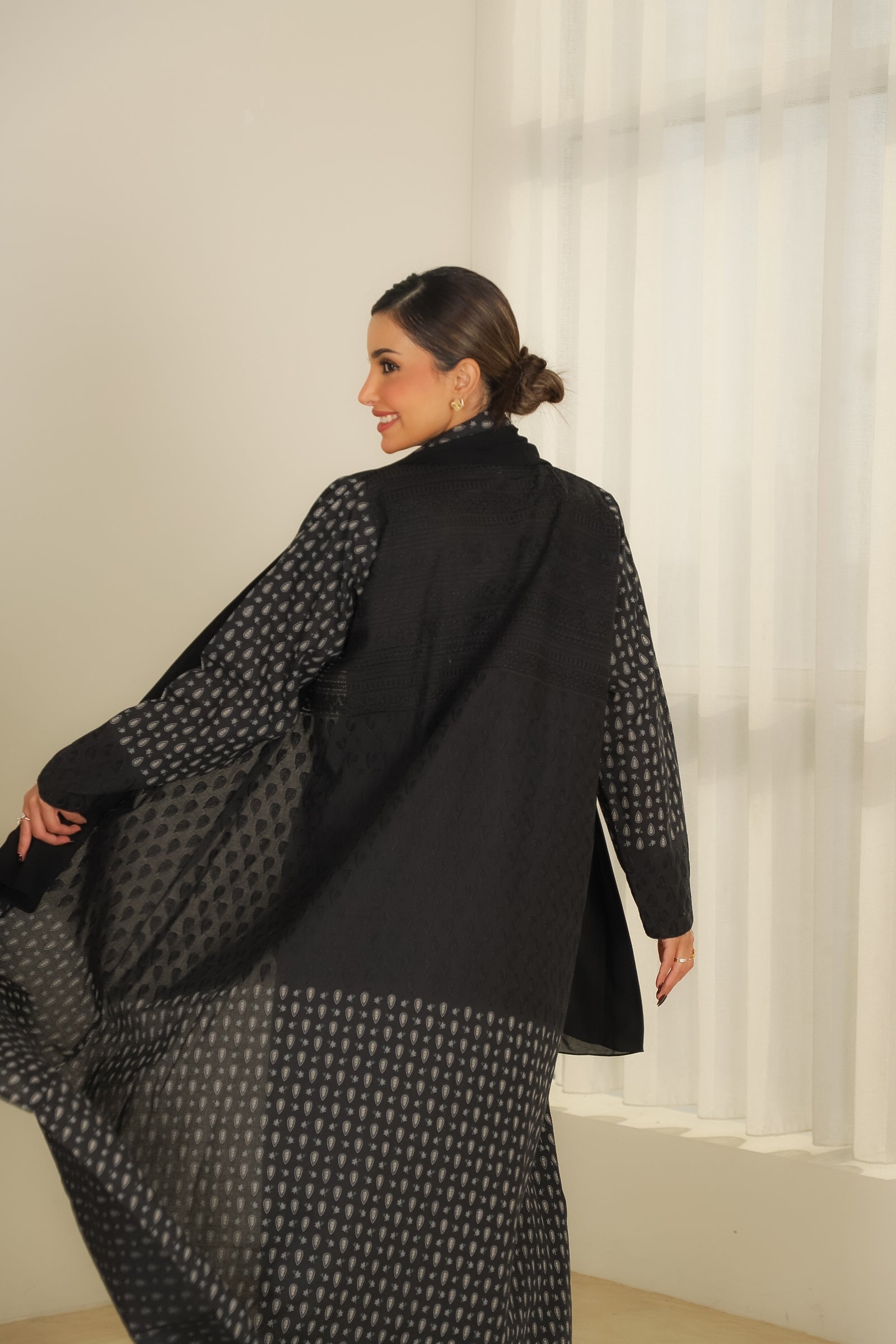 MWT523 - عباية ركامة أسود - Aya