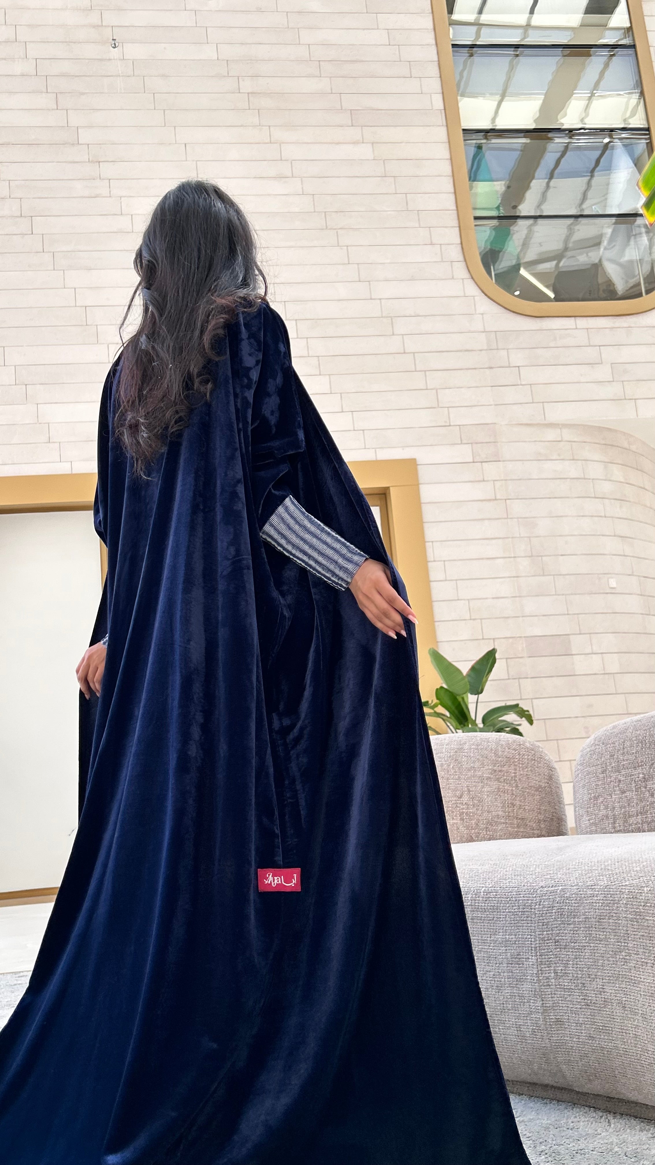 MWT526 - عباية عكحليه بأكمام أسترتش - Aya