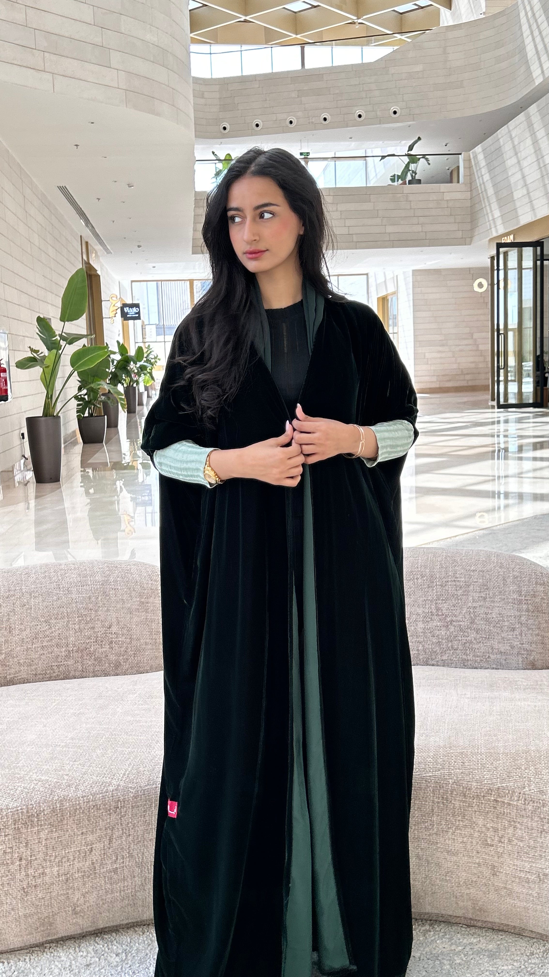 MW645 - Light Crepe Standing with Jacquard Half-Cloche