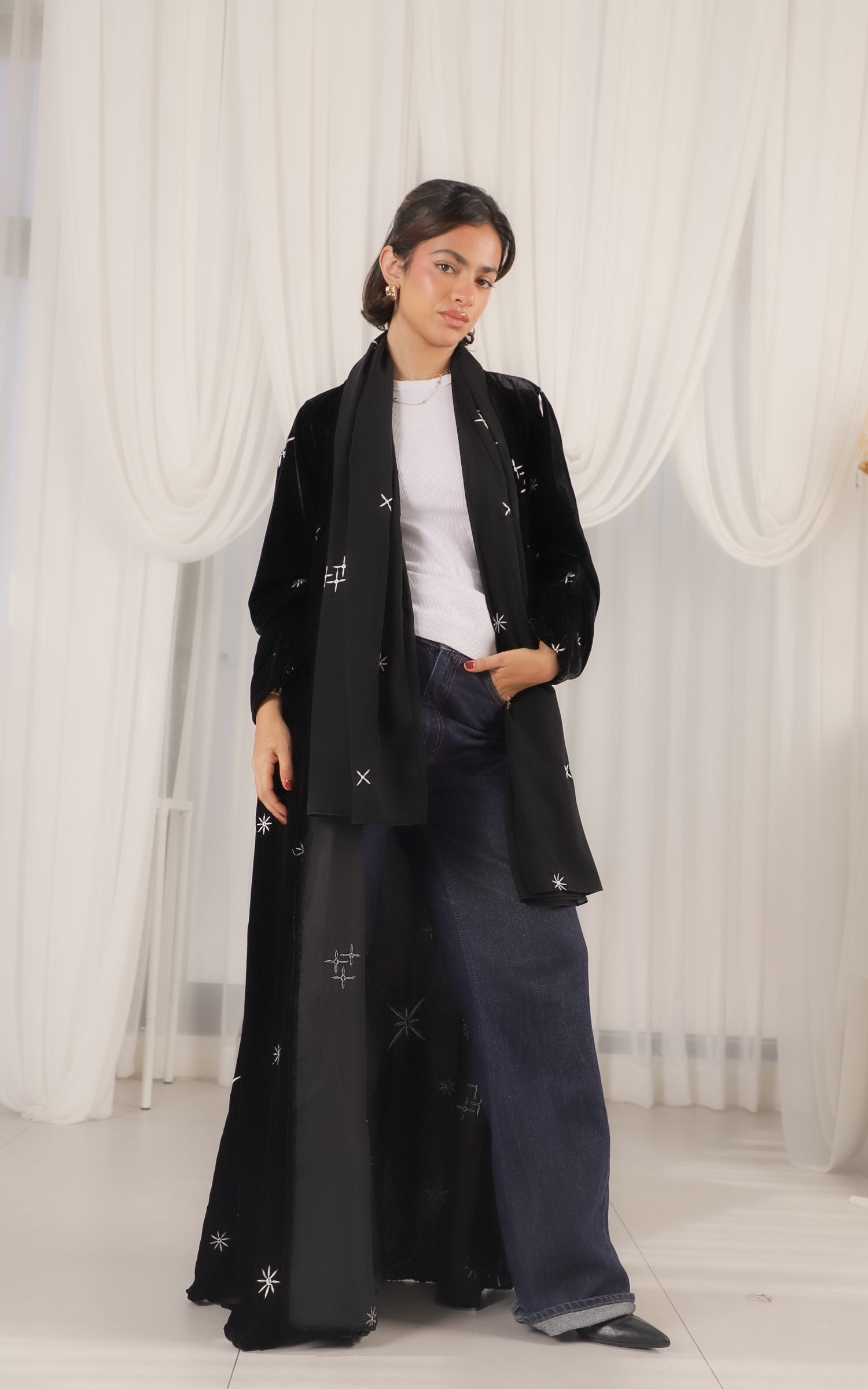 MW645 - Light Crepe Standing with Jacquard Half-Cloche