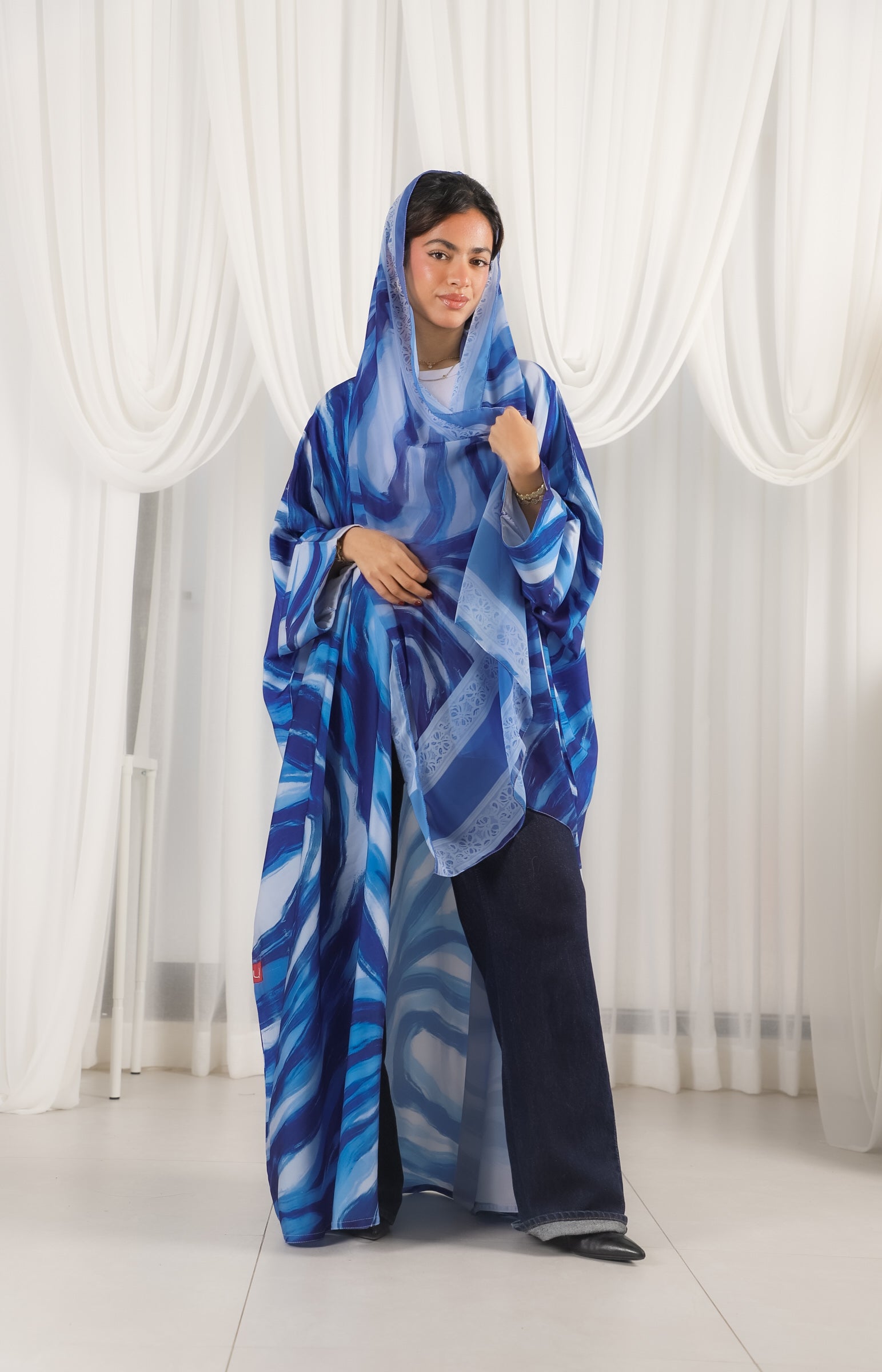 MW645 - Light Crepe Standing with Jacquard Half-Cloche