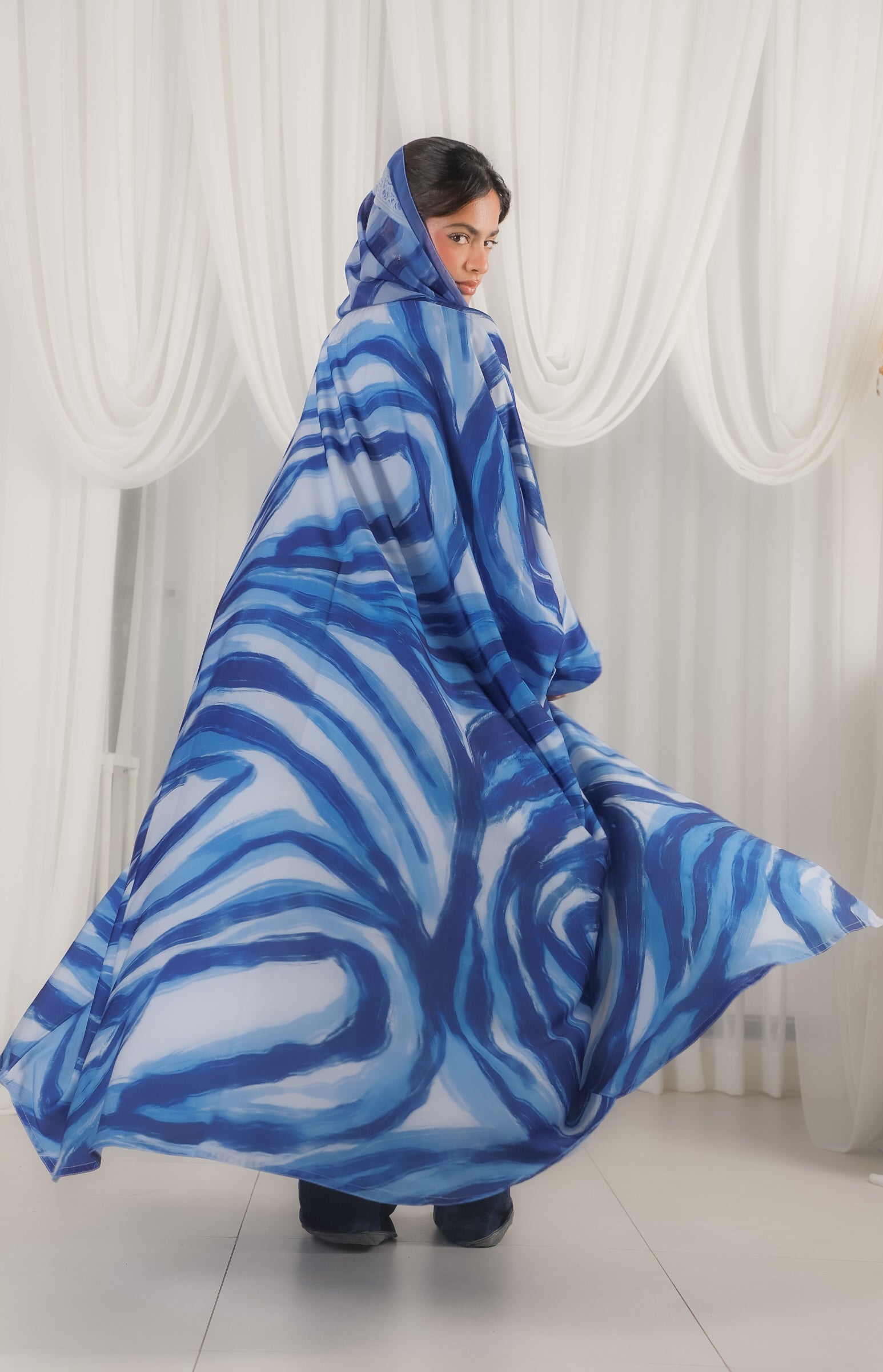 MWT667 - عباية طباعة ازرق - Aya