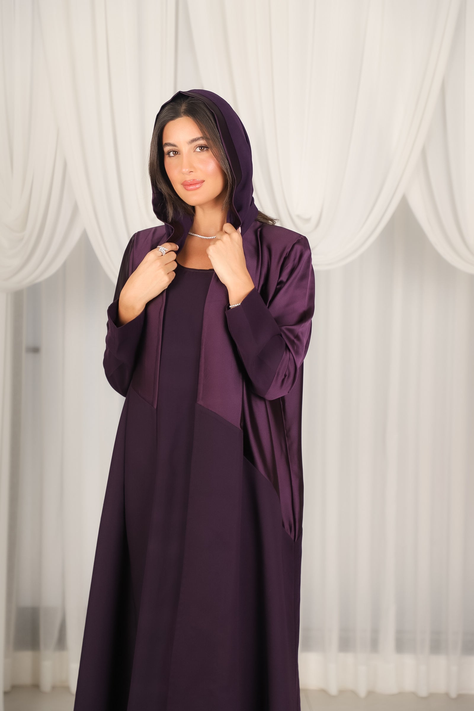 MWT693 - عباية موفي مع تدخيلة ساتان - Aya