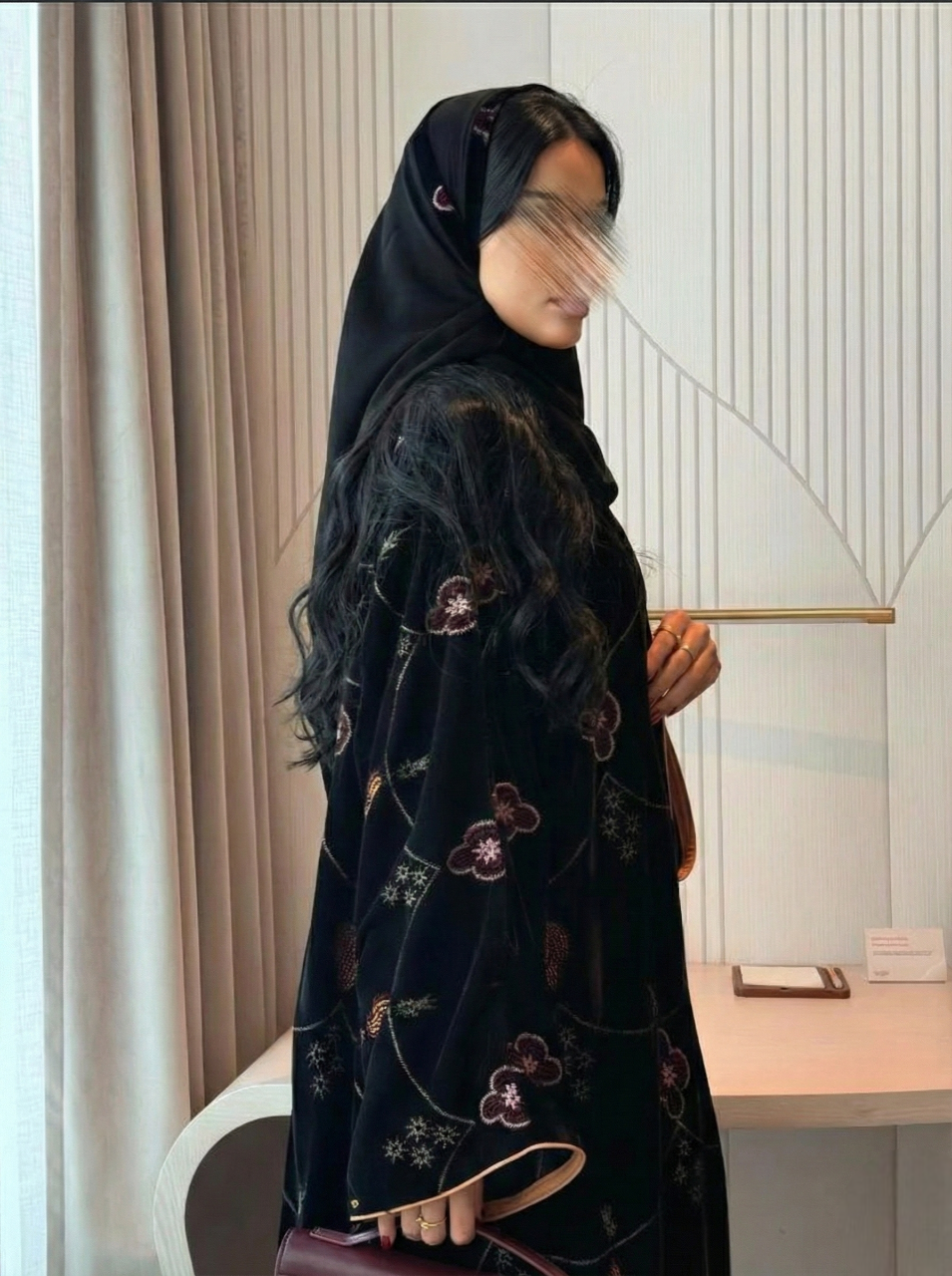 MWT909 - عباية مخمل كوري مع تطريز