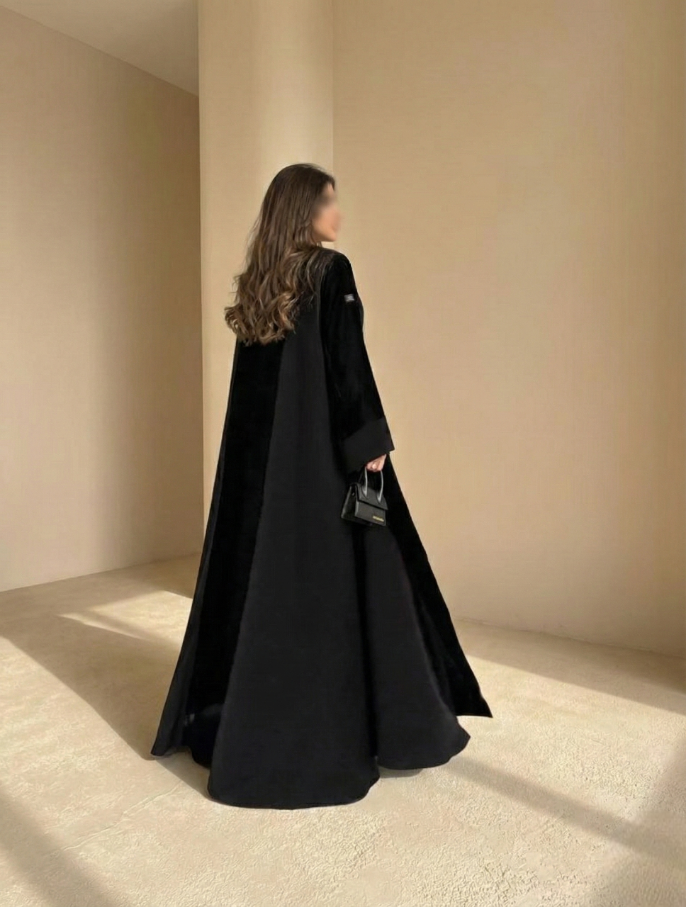 MW645 - Light Crepe Standing with Jacquard Half-Cloche