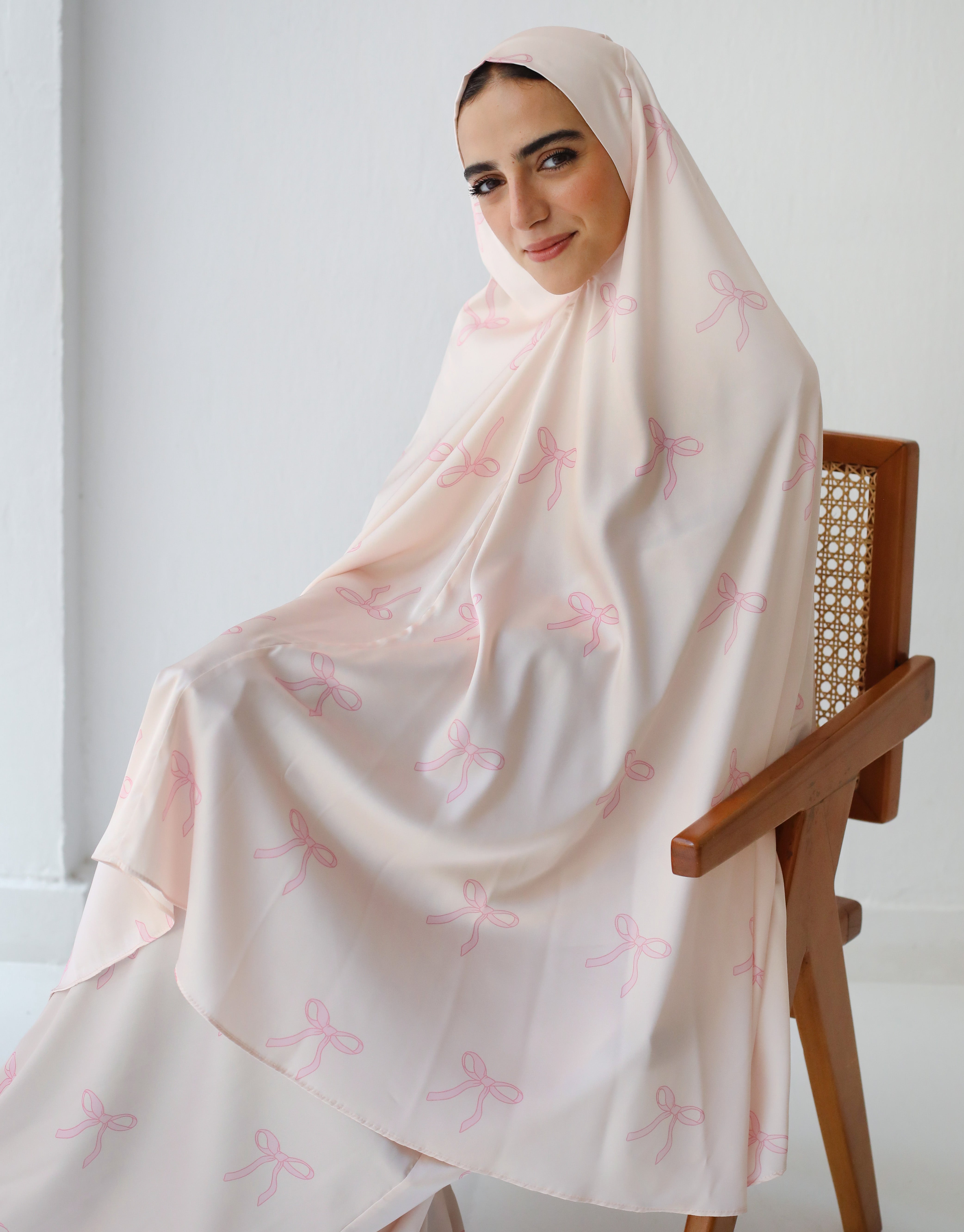 Rose Ties Prayer Set - Aya