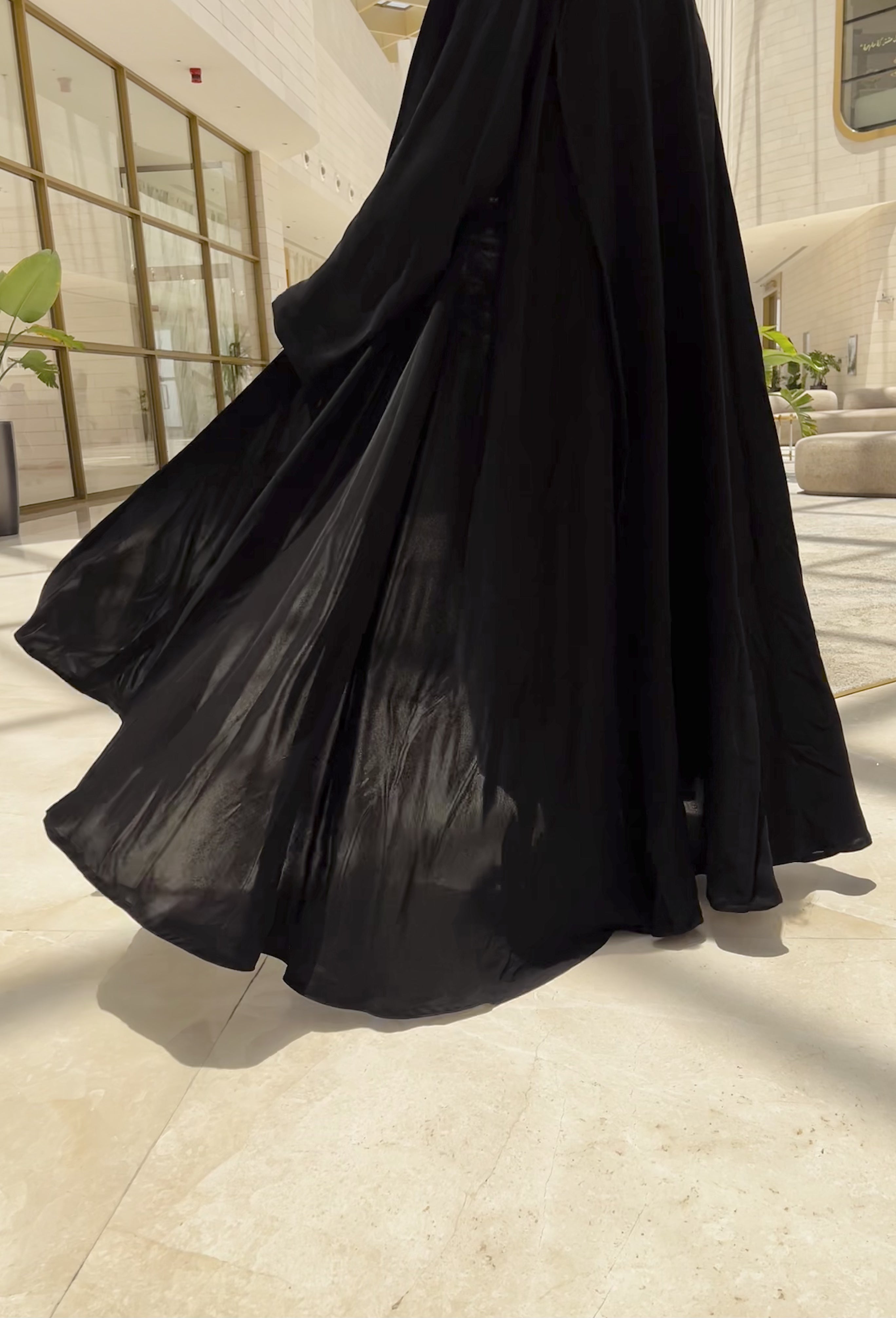 MW645 - Light Crepe Standing with Jacquard Half-Cloche