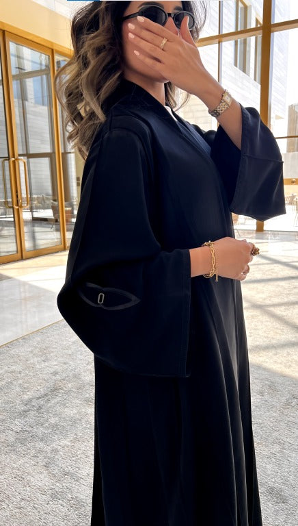 MW1602 -  عباية سوداء كلوش | Black Cloché Abaya