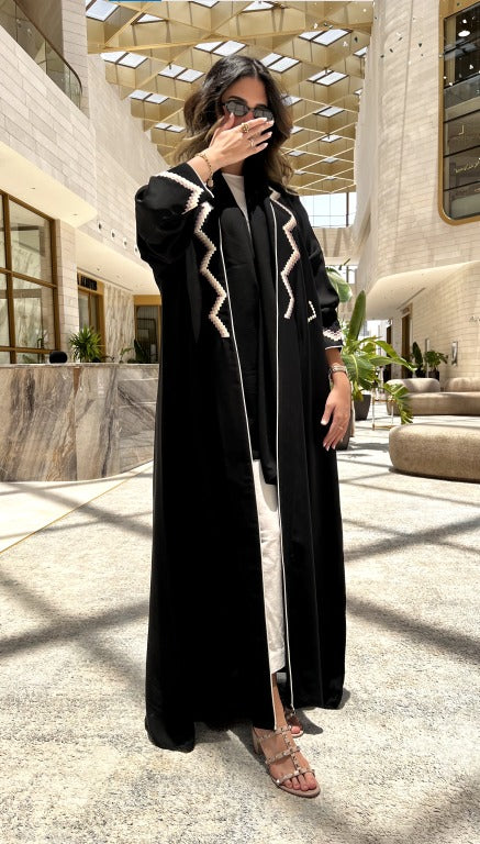 MW1603 -  عباية سوداء بتطريز ملوّن | Black Abaya with Colorful Embroidery