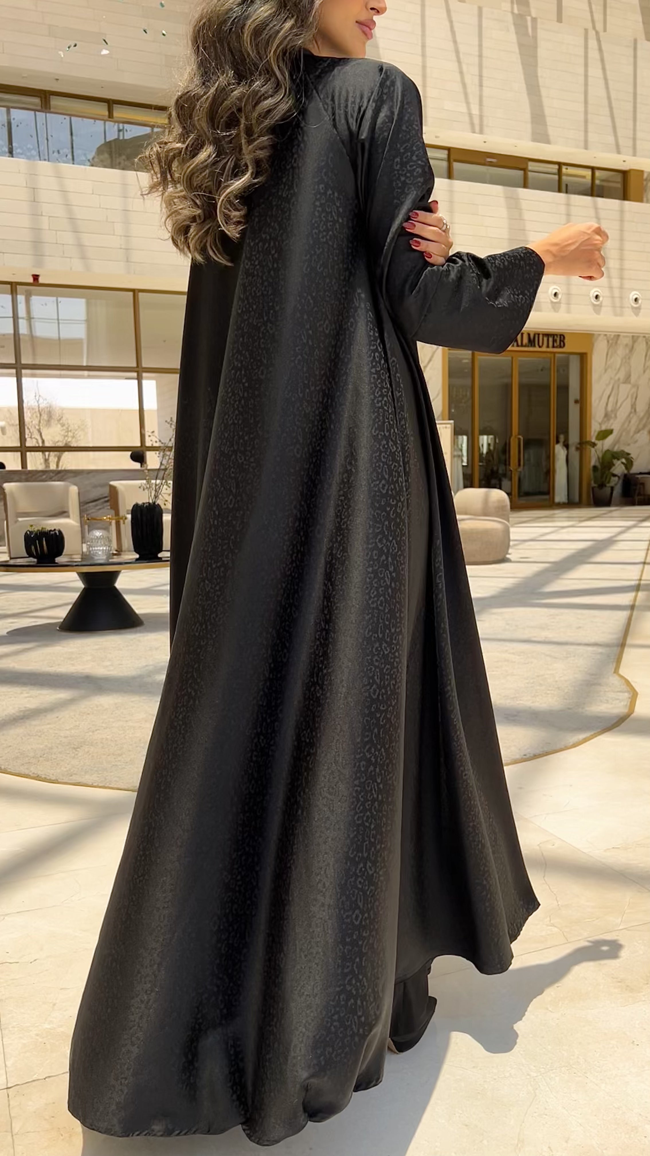 MW1567 -عباية حرير مشجر دبل كلوش | Printed Silk Double Flare Abaya - Aya