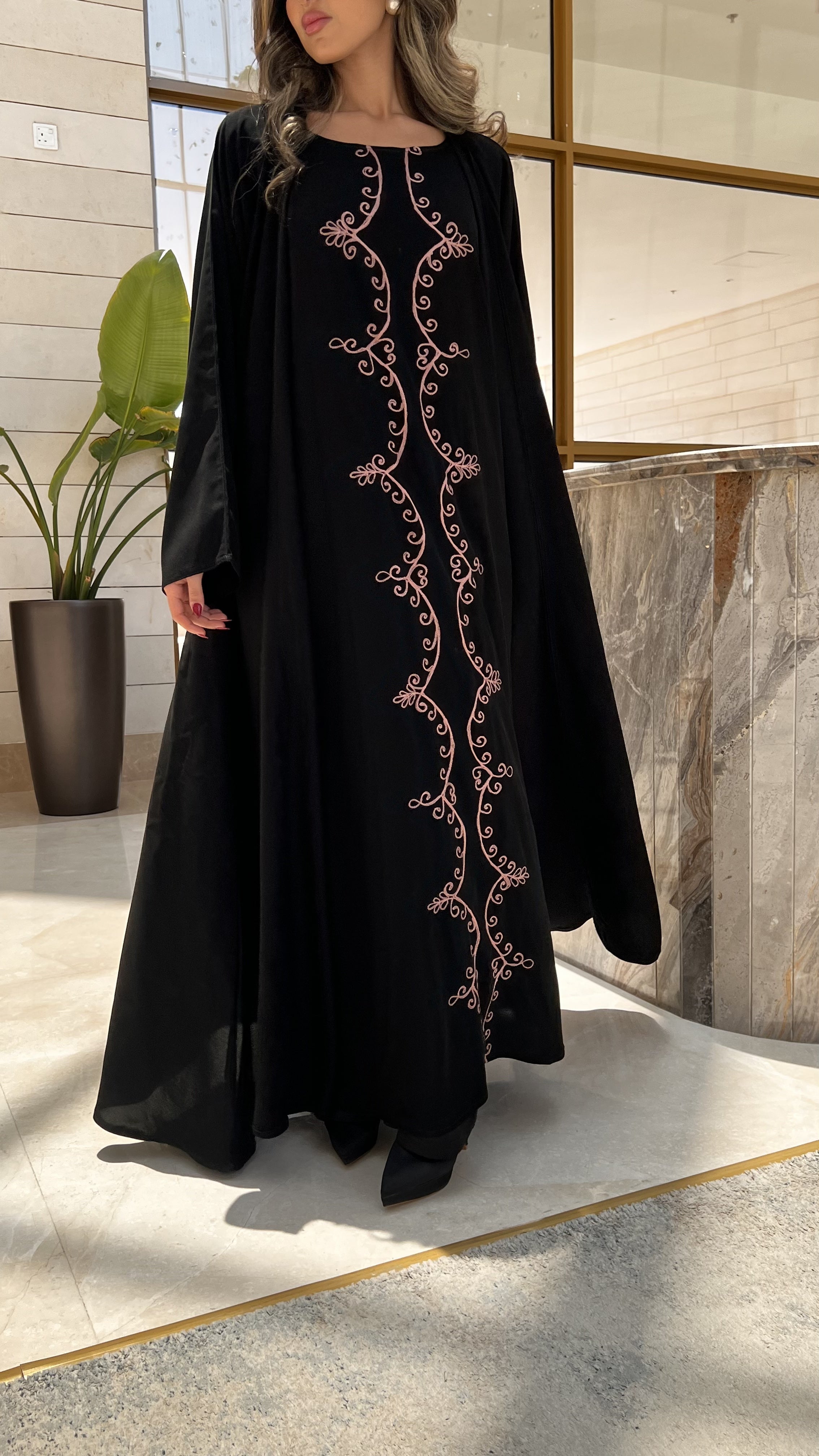MW645 - Light Crepe Standing with Jacquard Half-Cloche