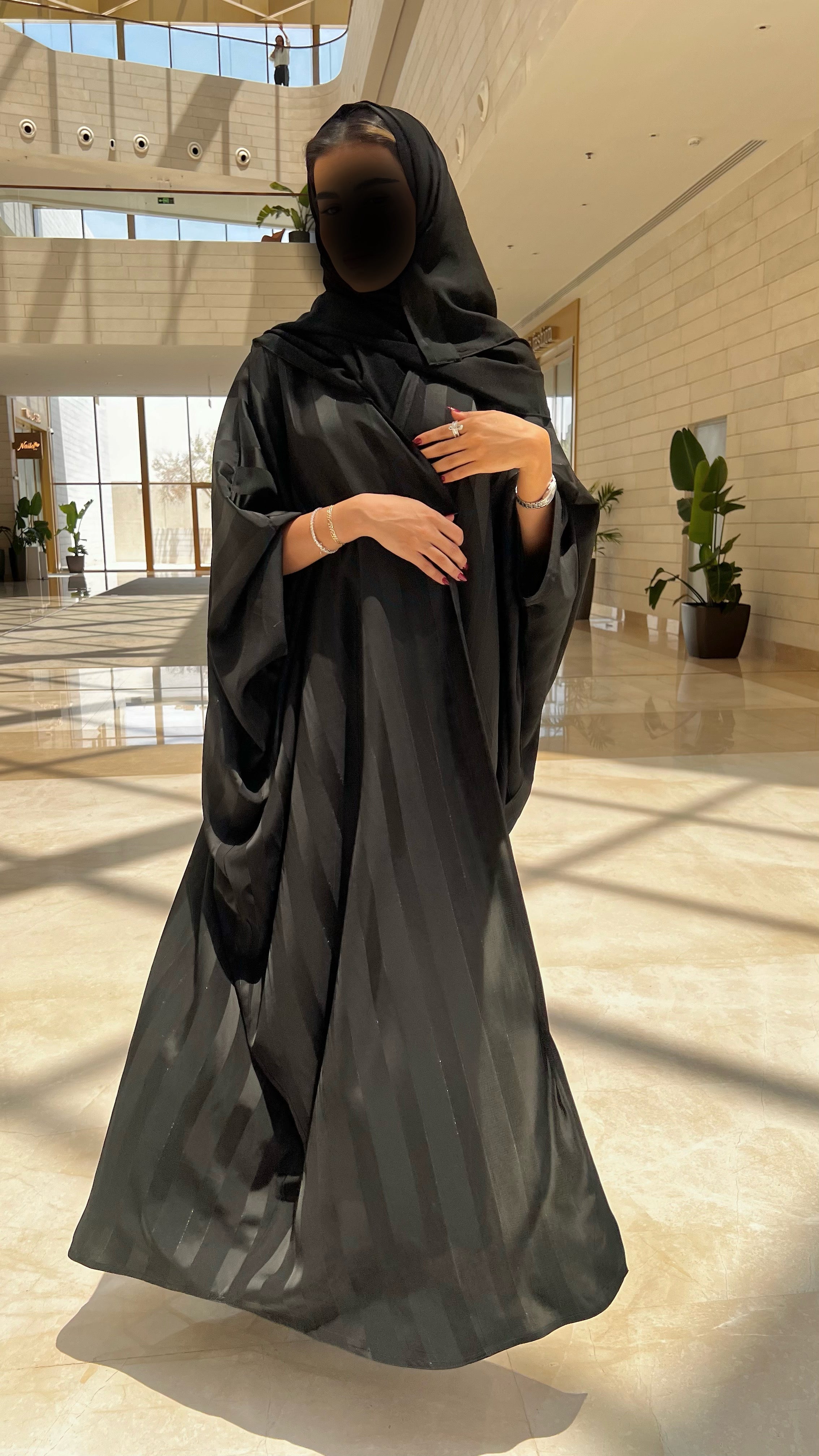 MW645 - Light Crepe Standing with Jacquard Half-Cloche