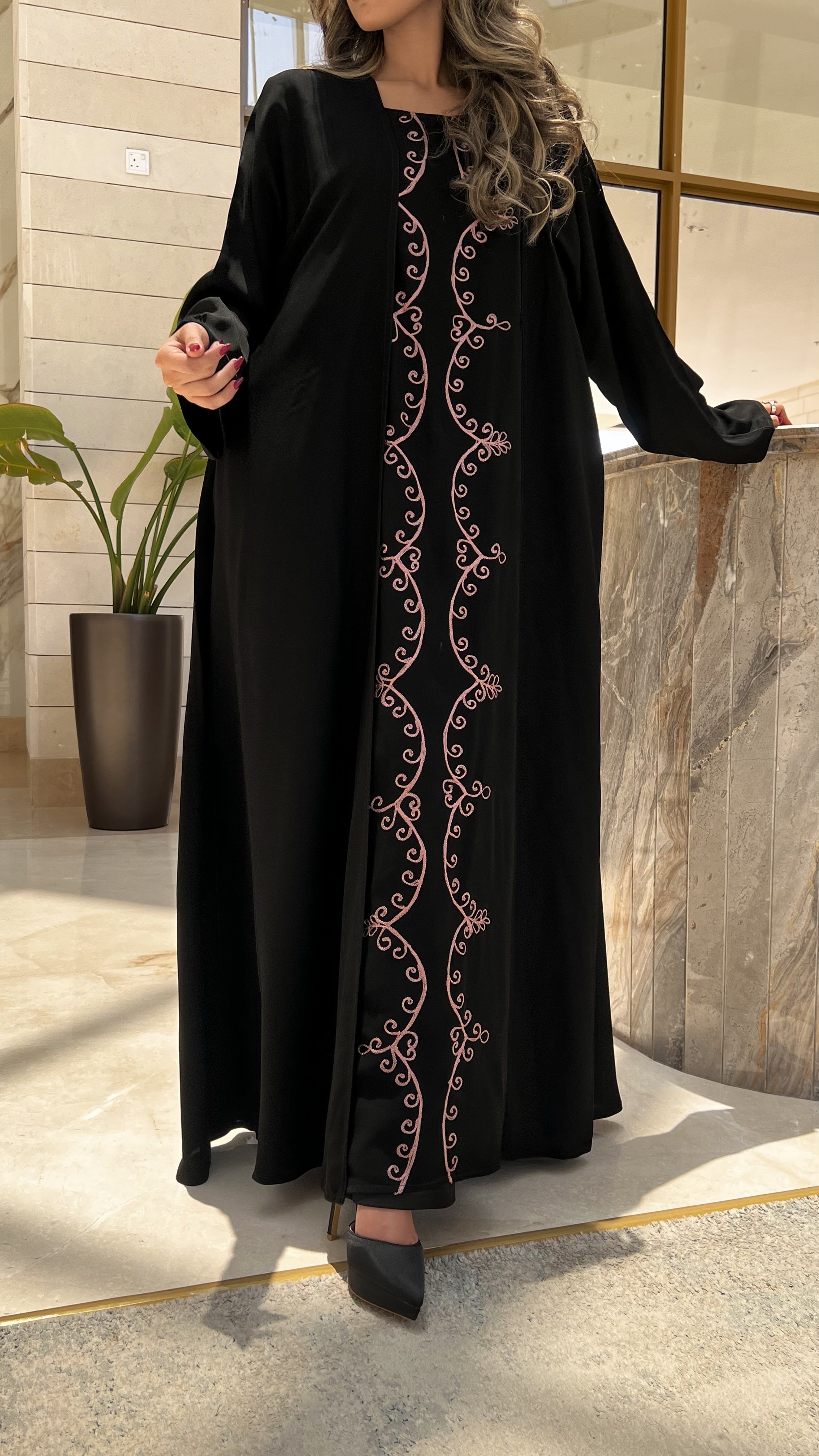 MW645 - Light Crepe Standing with Jacquard Half-Cloche