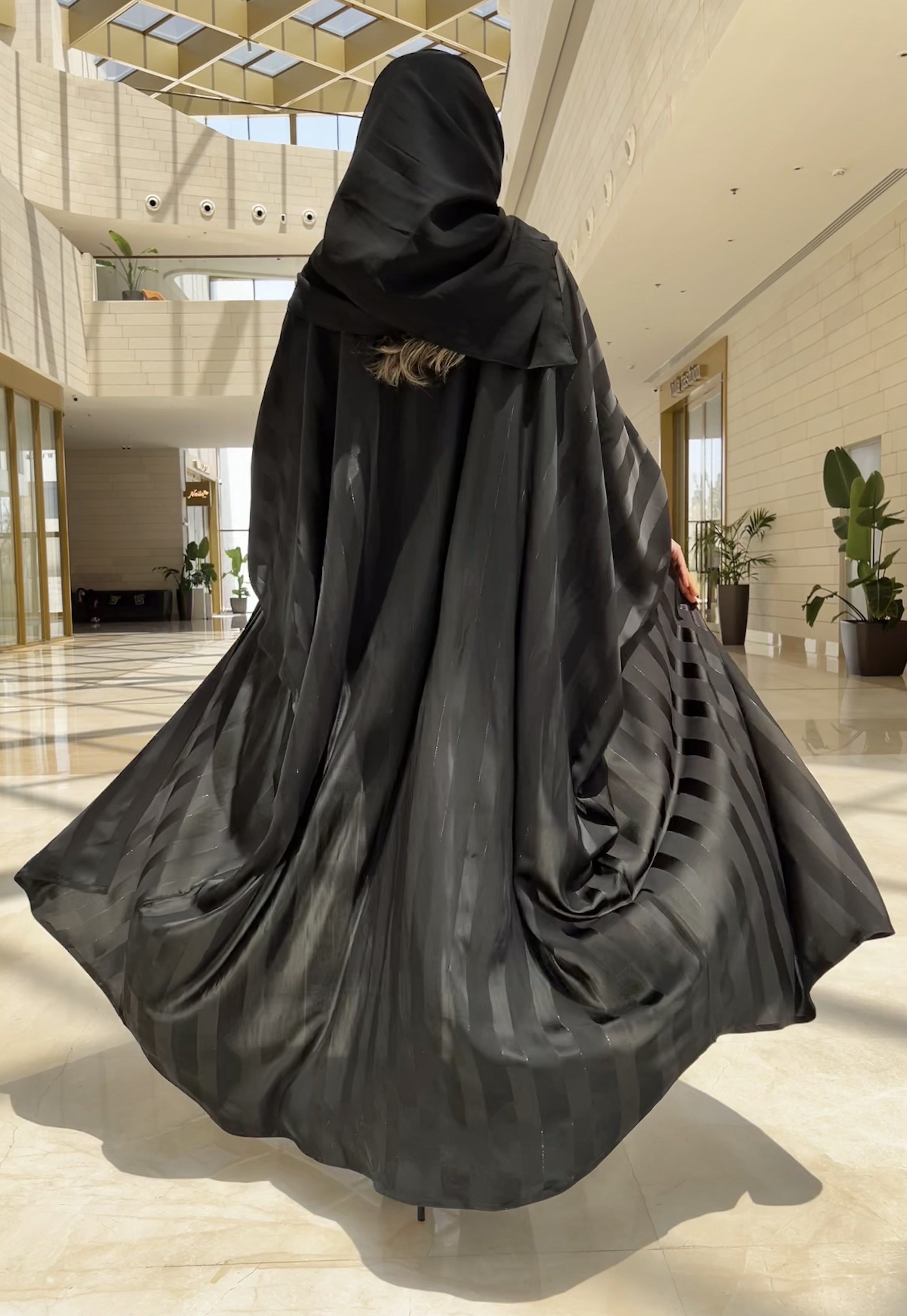 MW645 - Light Crepe Standing with Jacquard Half-Cloche