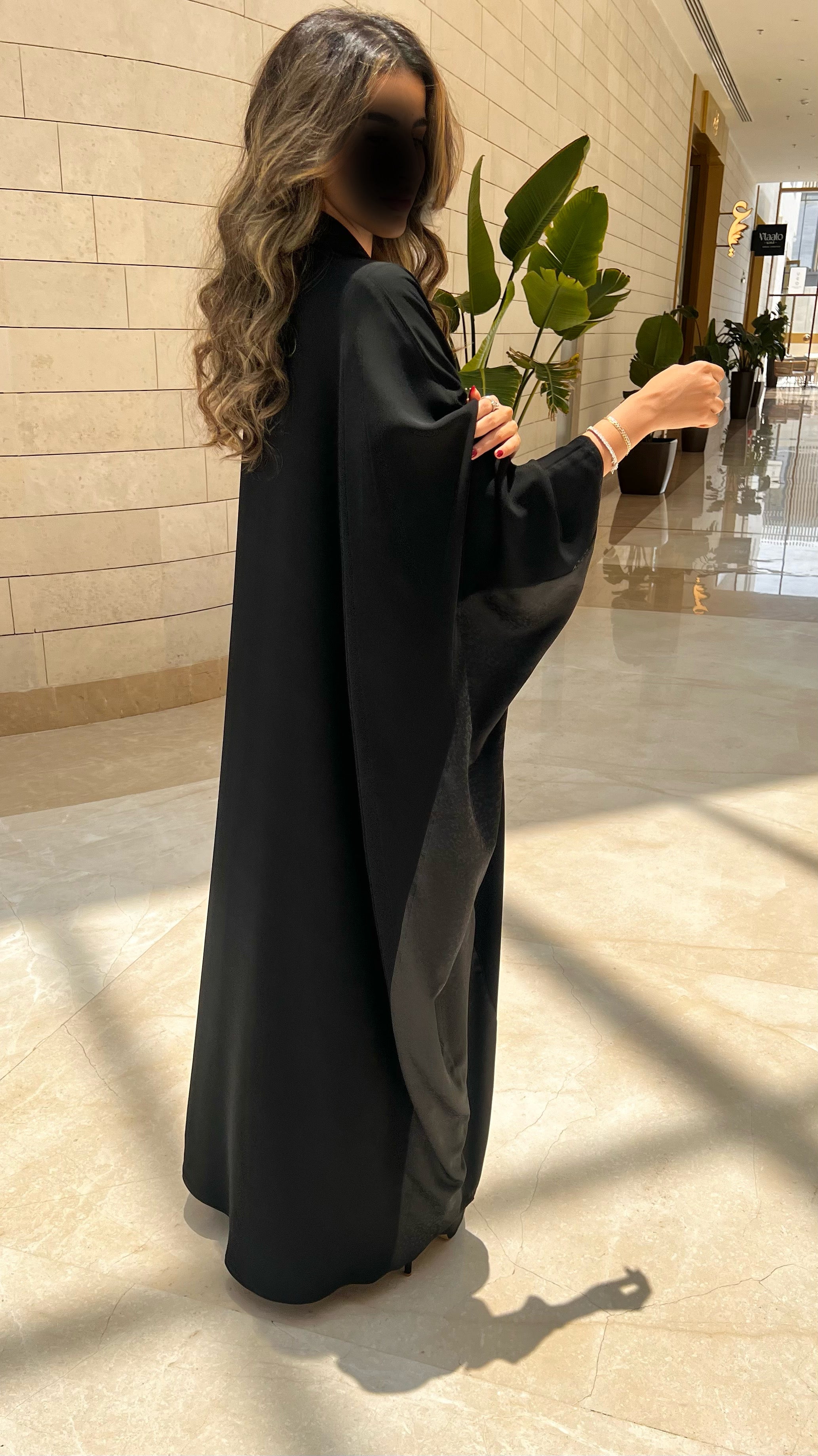 MW1570 - عباية حرير نص بشت | Half-Besht Silk Abaya - Aya