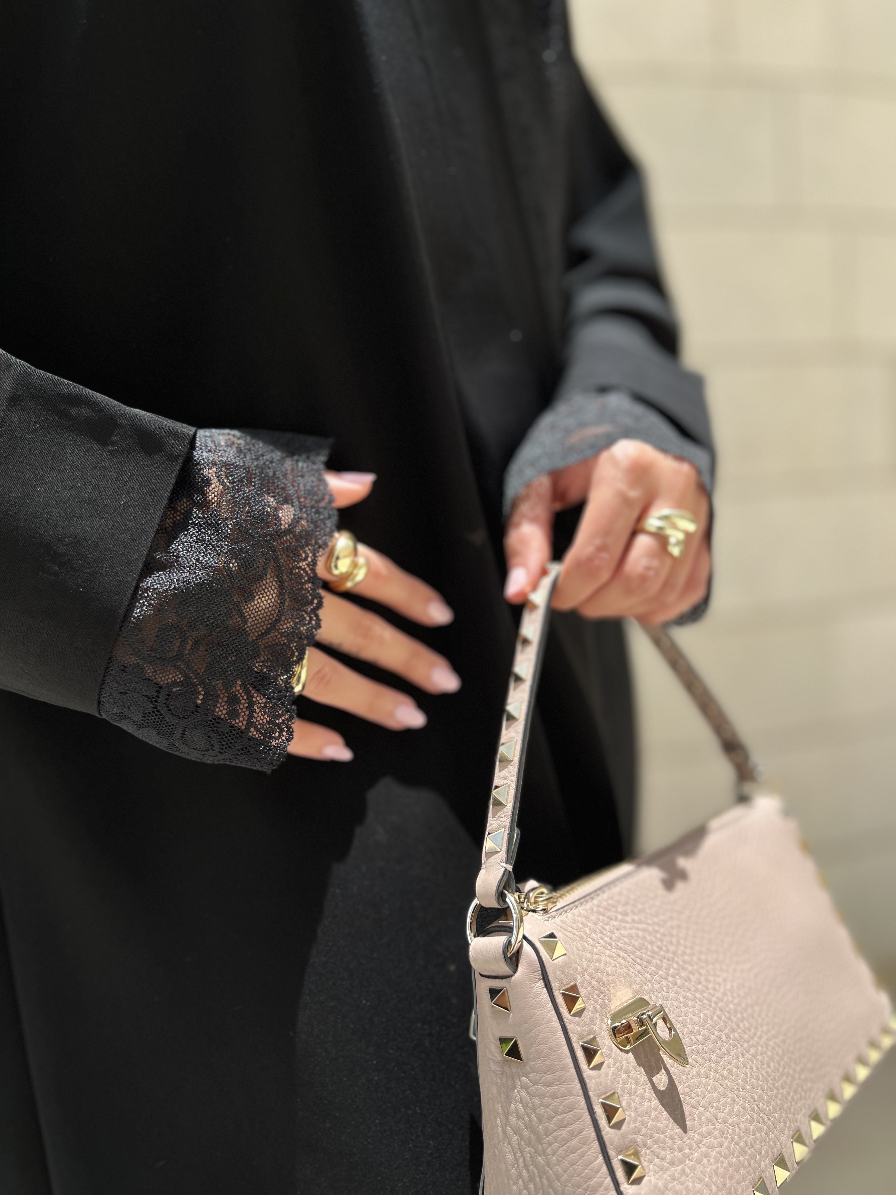 MW645 - Light Crepe Standing with Jacquard Half-Cloche