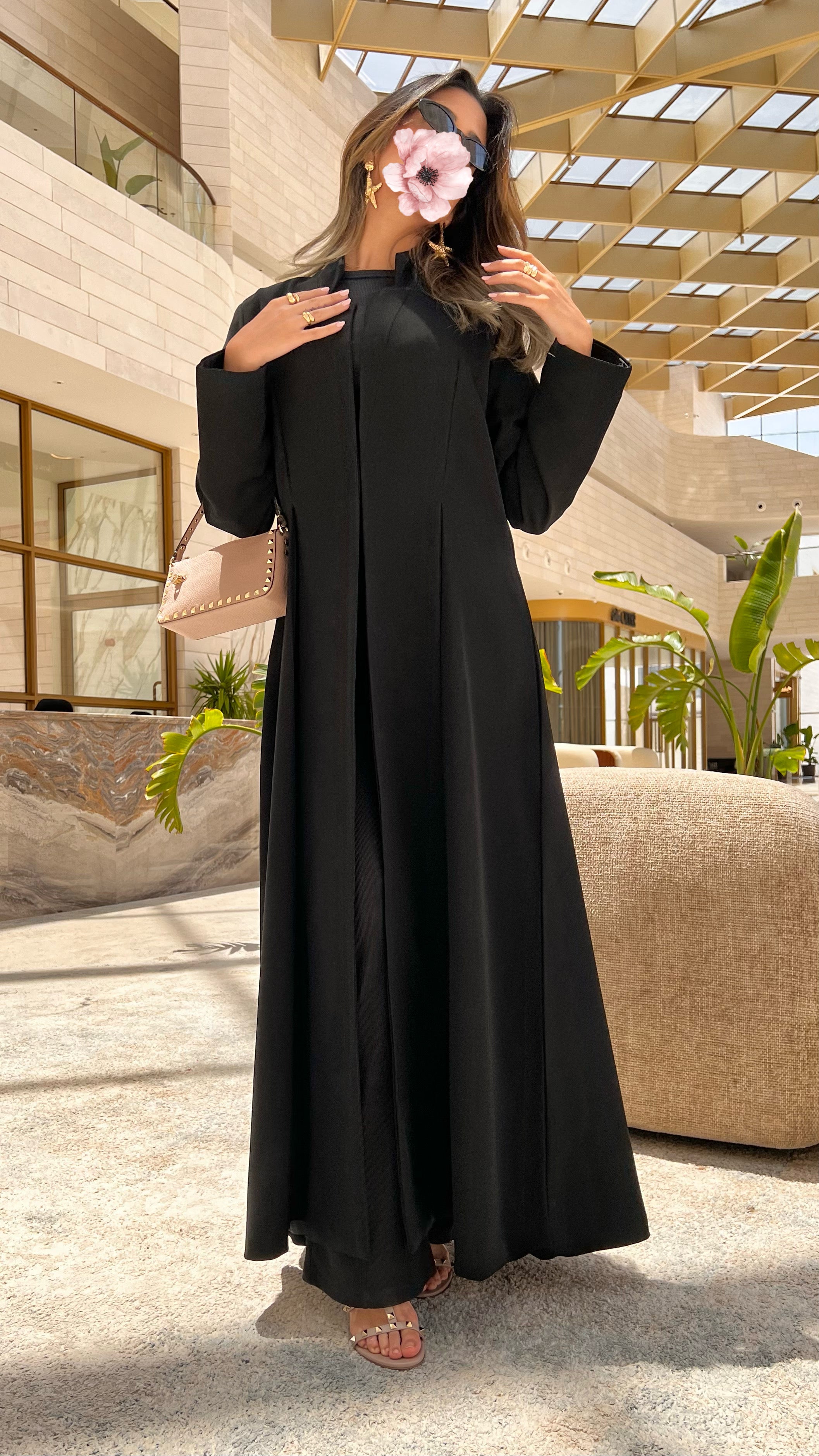 MW645 - Light Crepe Standing with Jacquard Half-Cloche