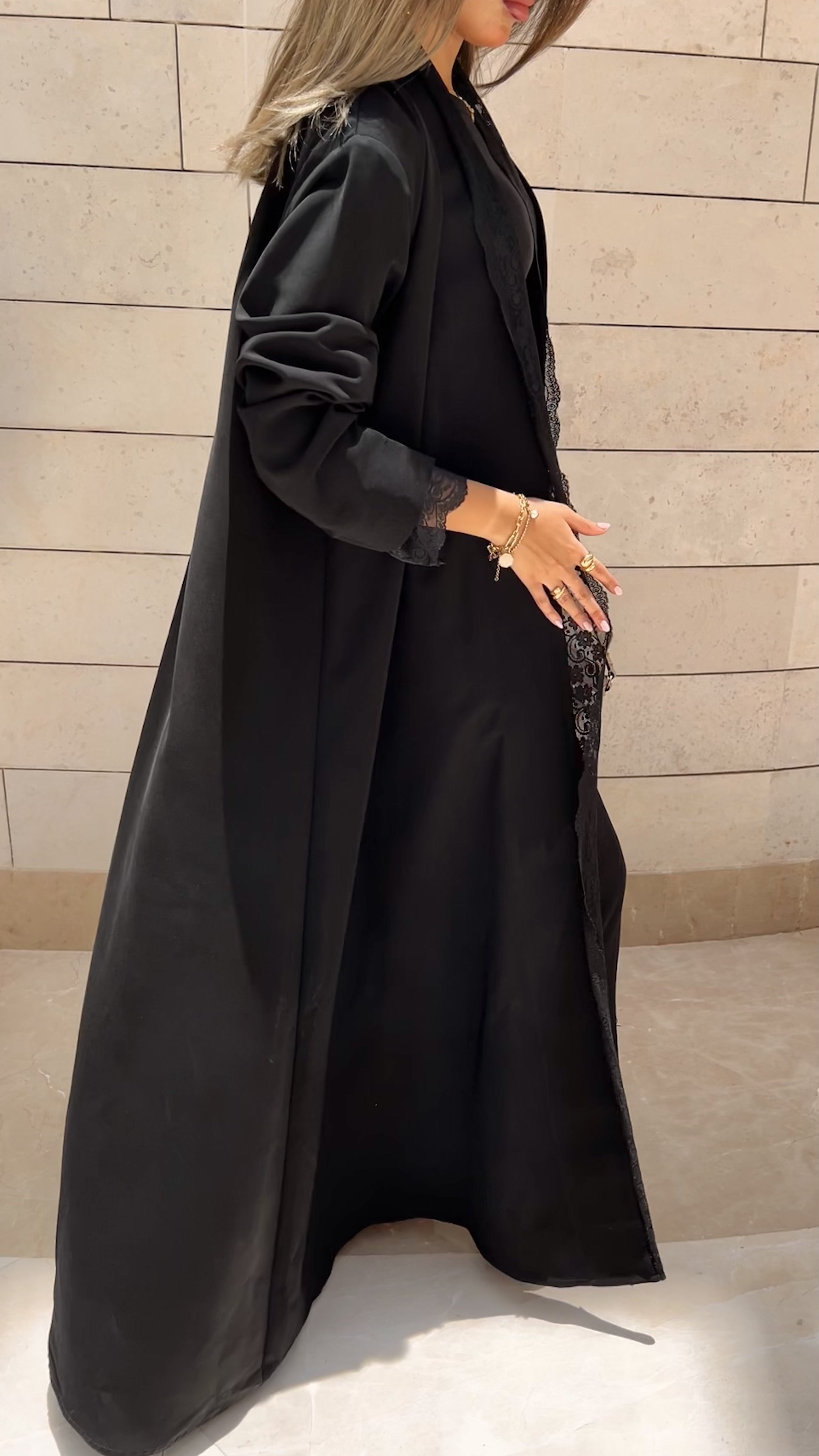 MW645 - Light Crepe Standing with Jacquard Half-Cloche