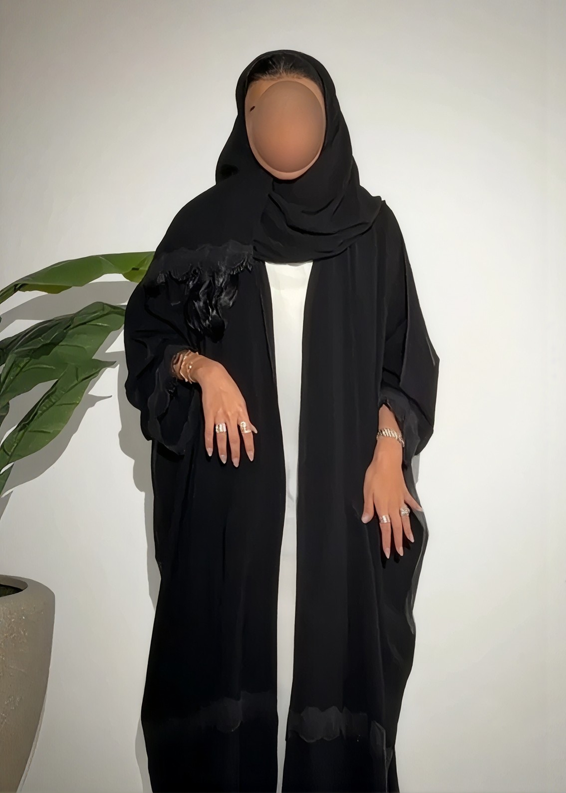 MWD136 - فستان صيفي تحت العباية مكسر واسع أنيق يعطي قوام مرتب بقماش كريب بارد بلون أبيض غير شفاف