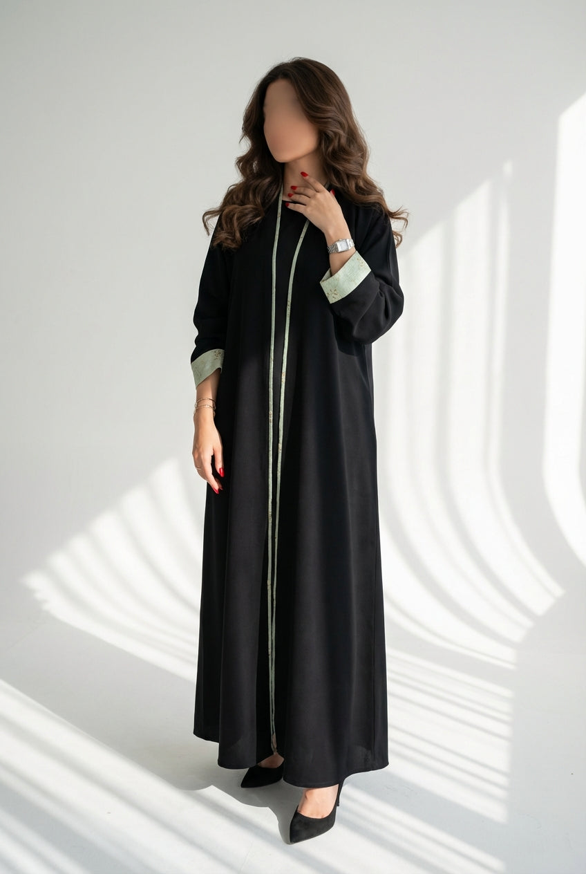 MWT795 - عباية كريب اسود مع تدخيله قماش لنن هندي