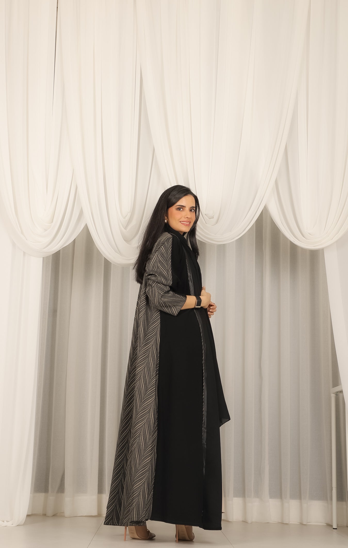 MW1715 - عباية بخامتين الامام سبراميك اندنوسي والخلف جاكار هندي - Aya