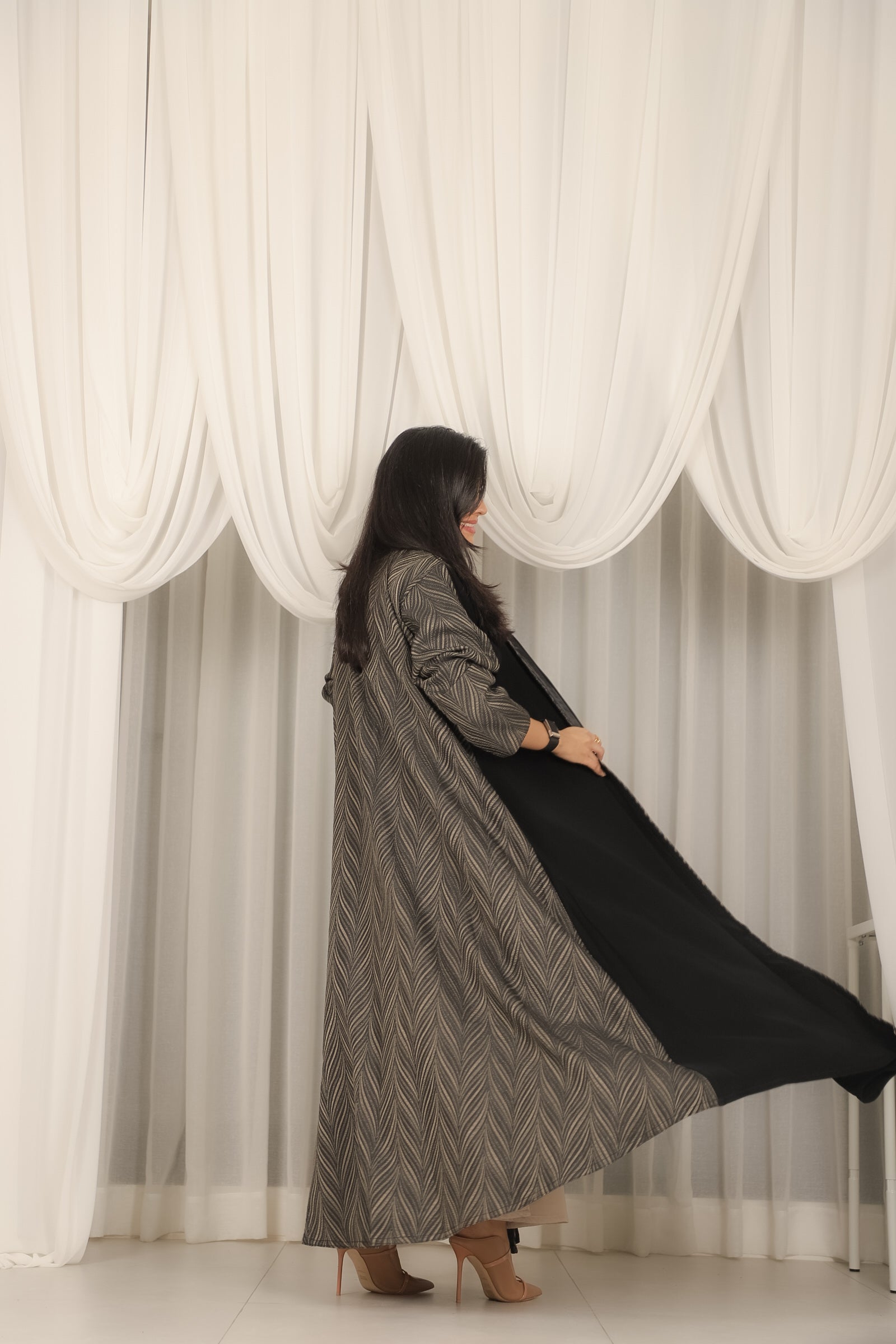 MW1715 - عباية بخامتين الامام سبراميك اندنوسي والخلف جاكار هندي - Aya