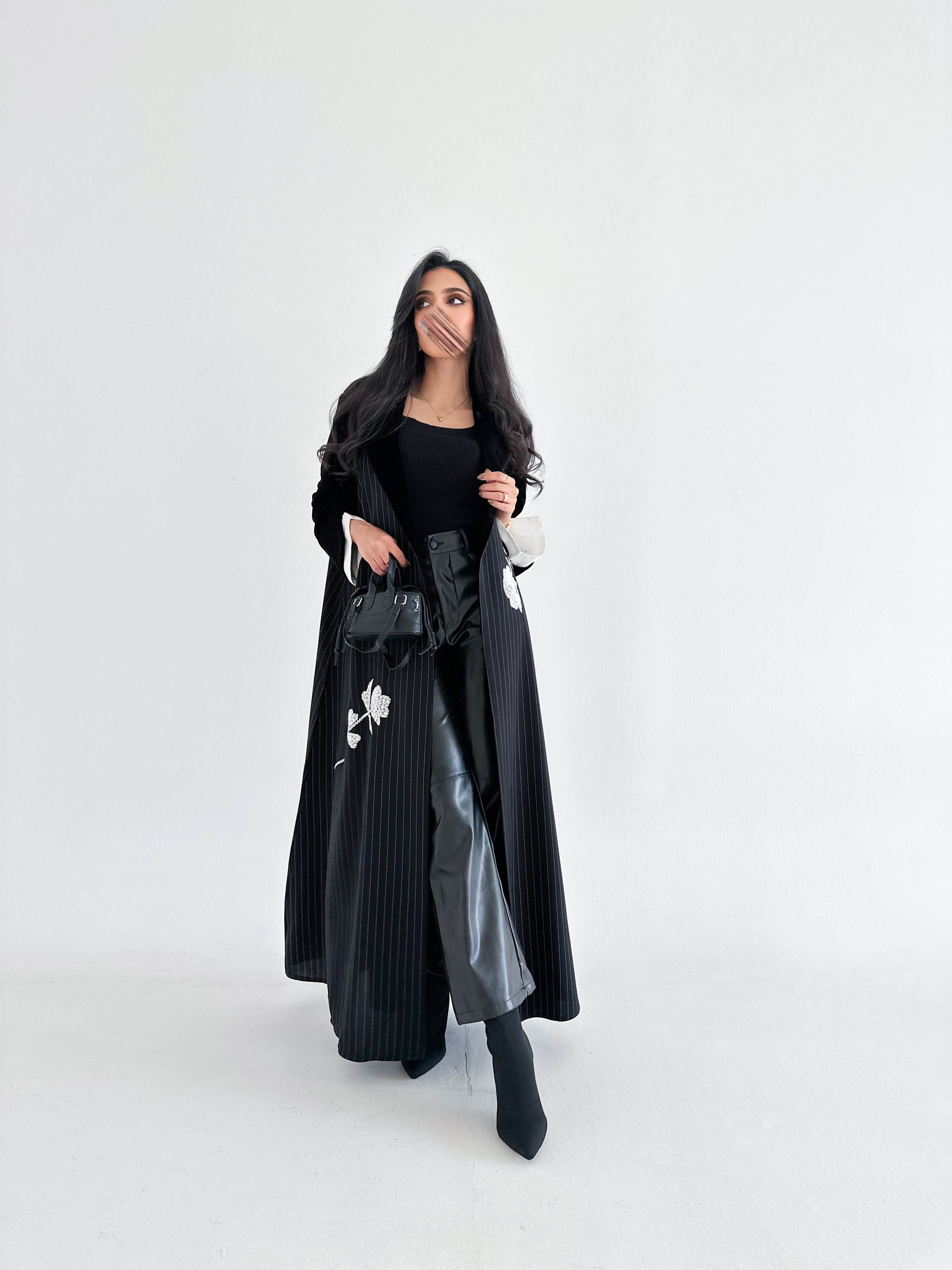 MW965 - Crepe with velvet, half-cloche