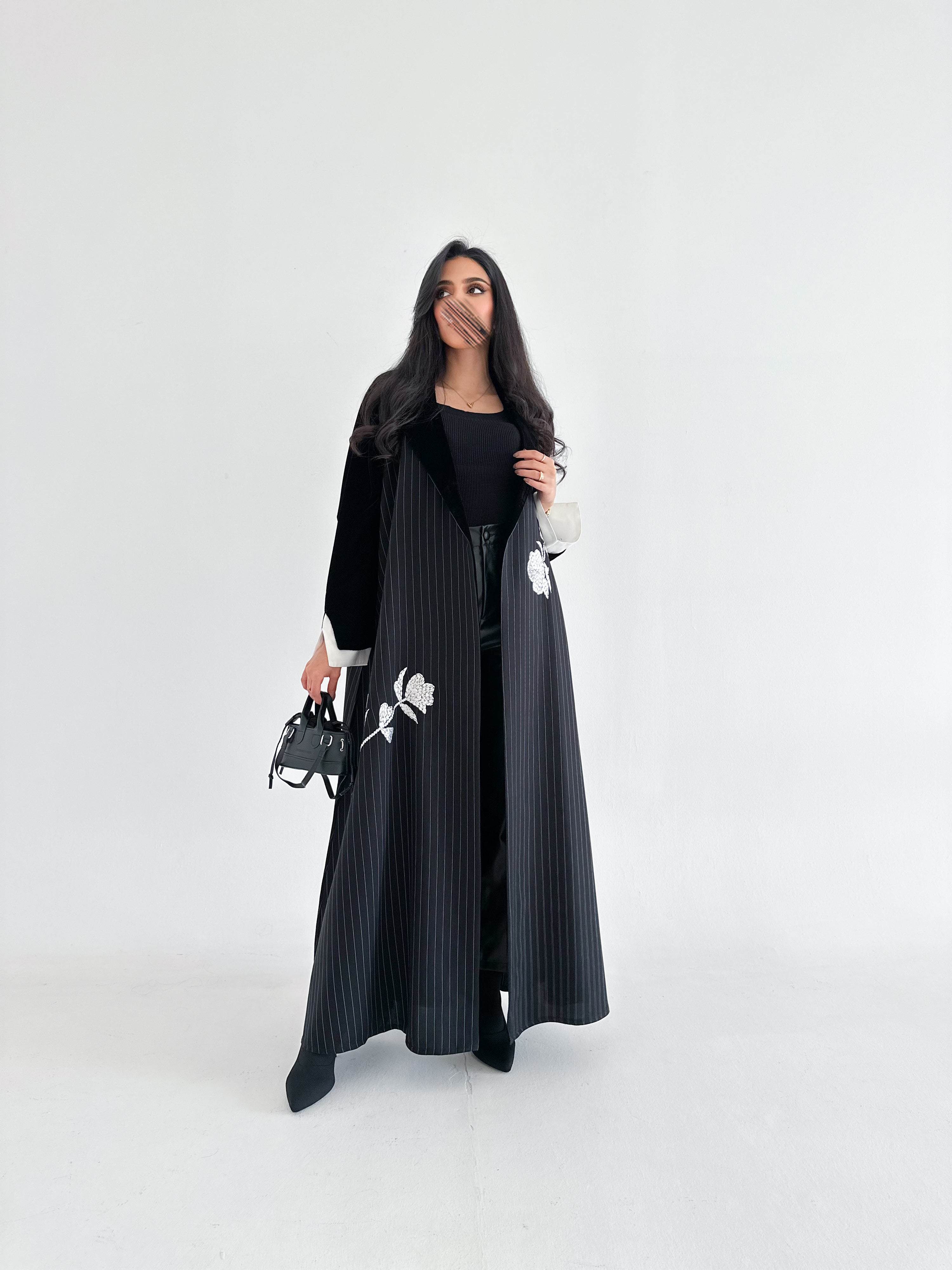 MW965 - Crepe with velvet, half-cloche