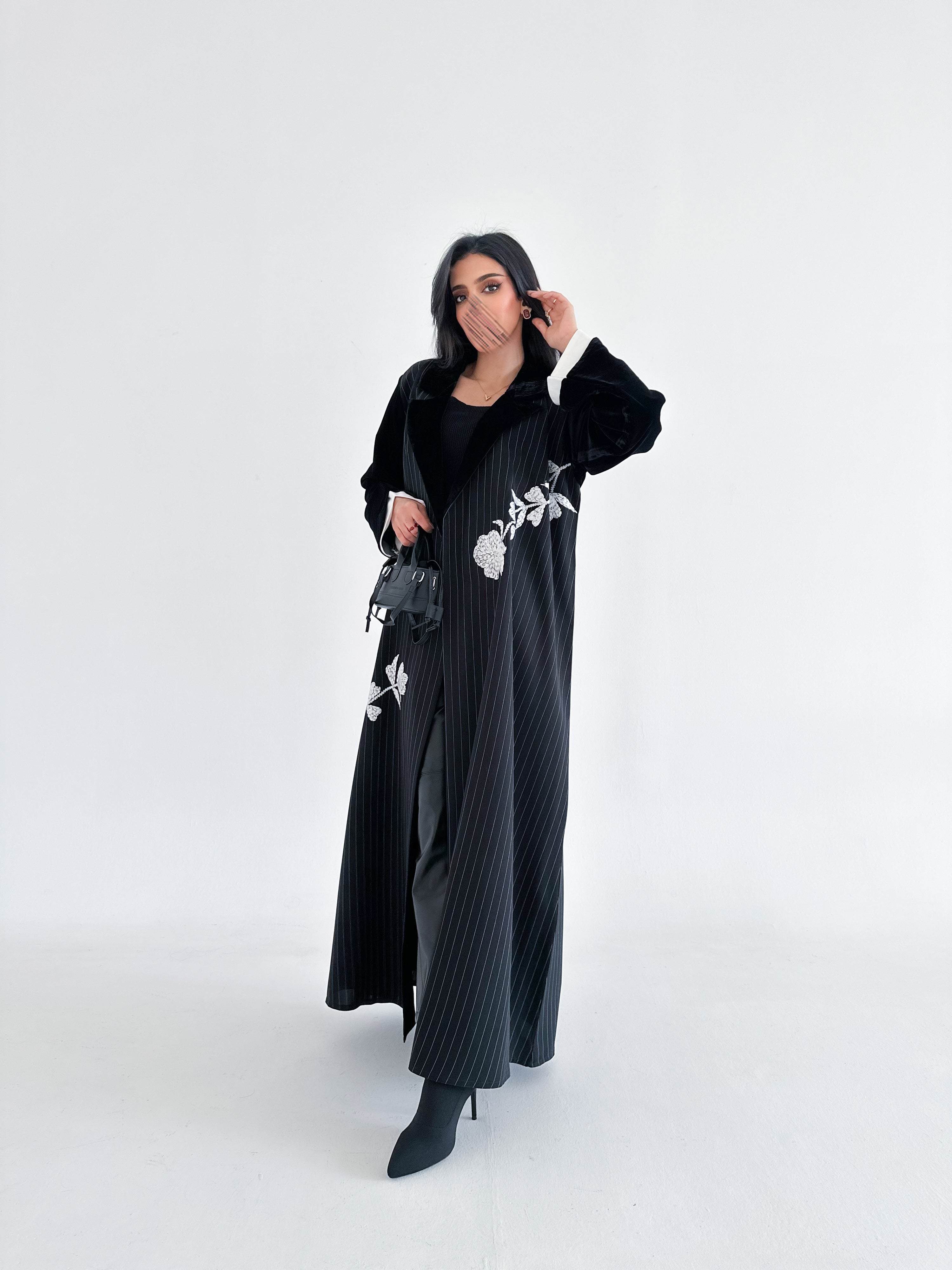 MW965 - Crepe with velvet, half-cloche