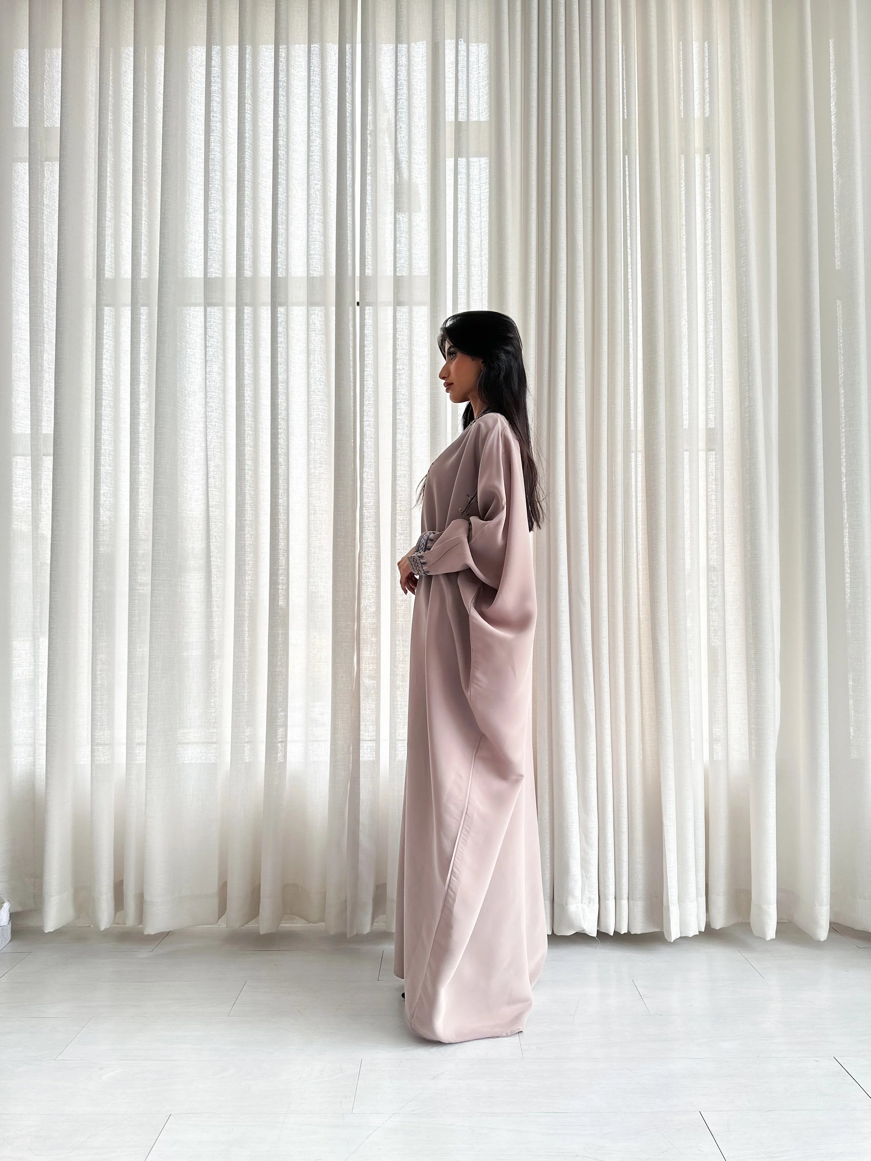 MW645 - Light Crepe Standing with Jacquard Half-Cloche