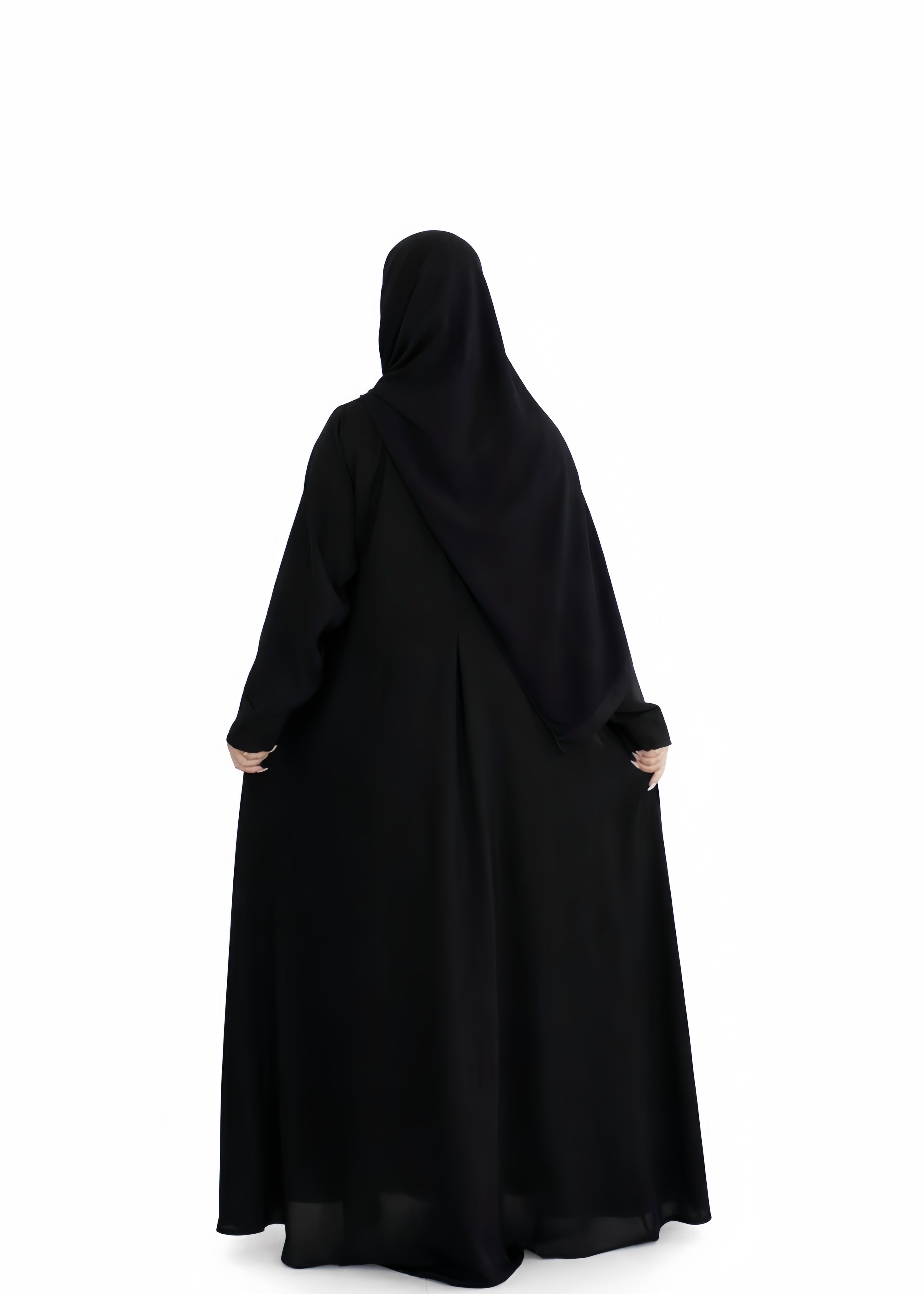 MWO002 - عباية بكسرات واسعة وجيب مخفي في الصدر