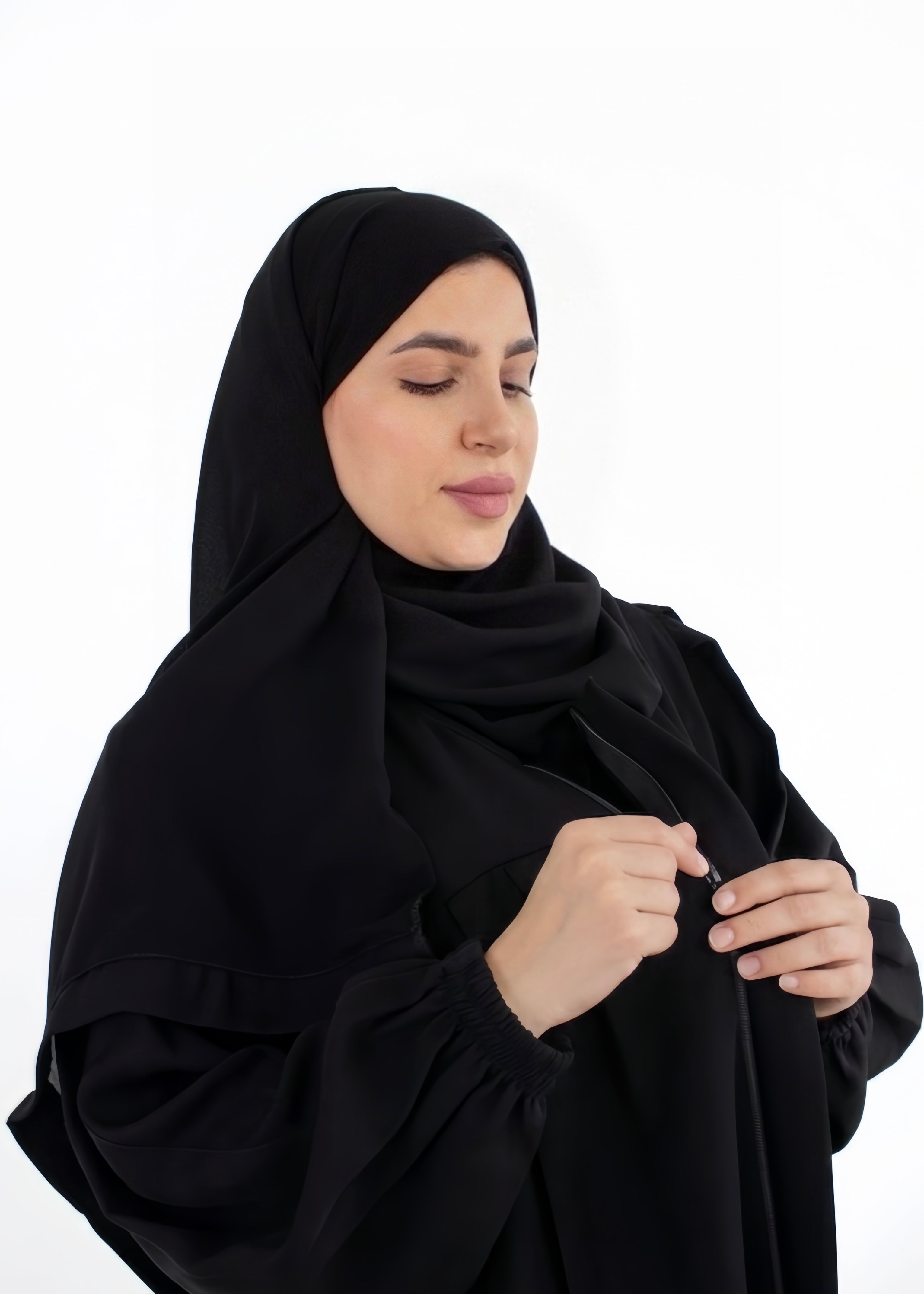 MWO003 - عباية نص كلوش بكم مطاط