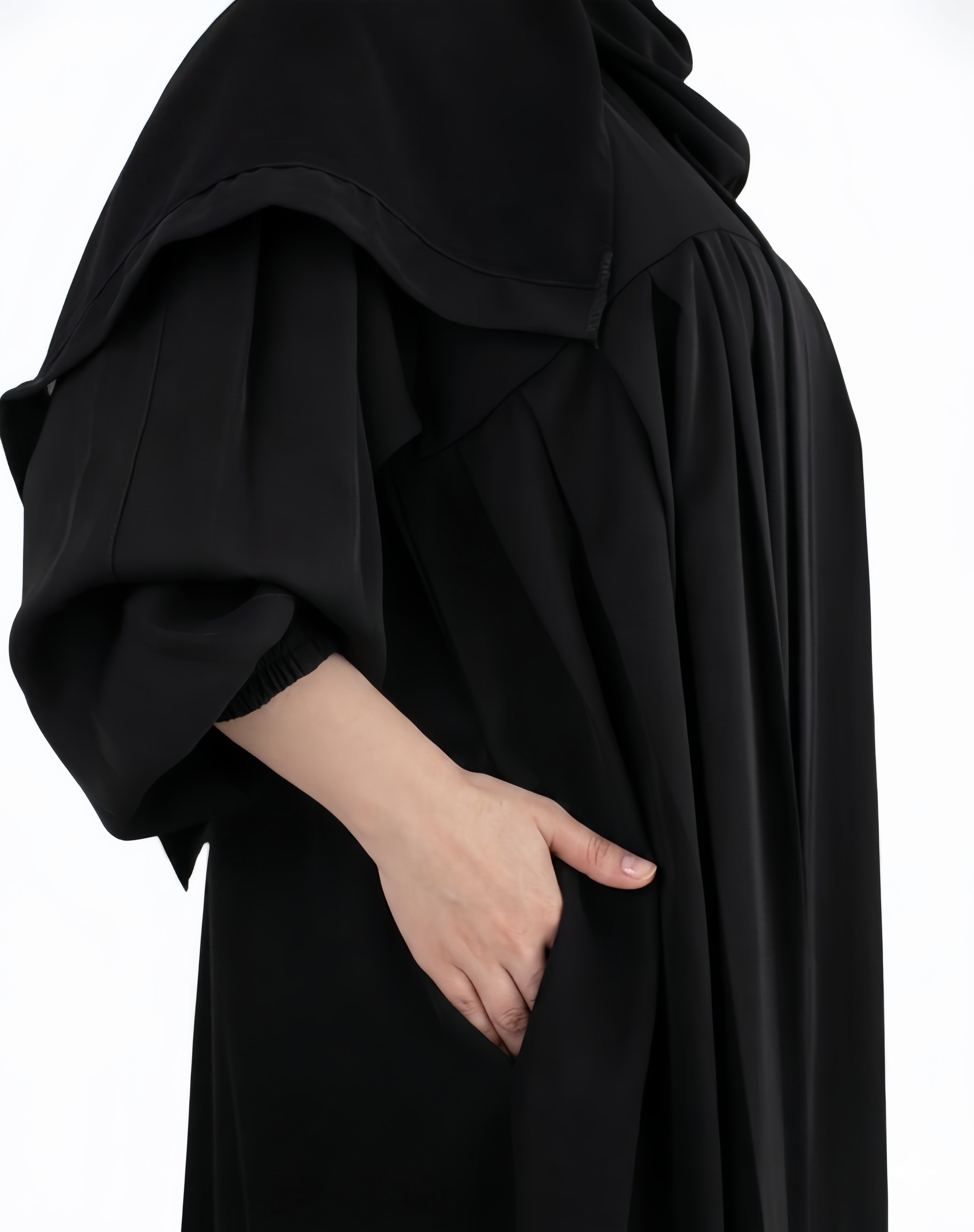 MWO003 - عباية نص كلوش بكم مطاط