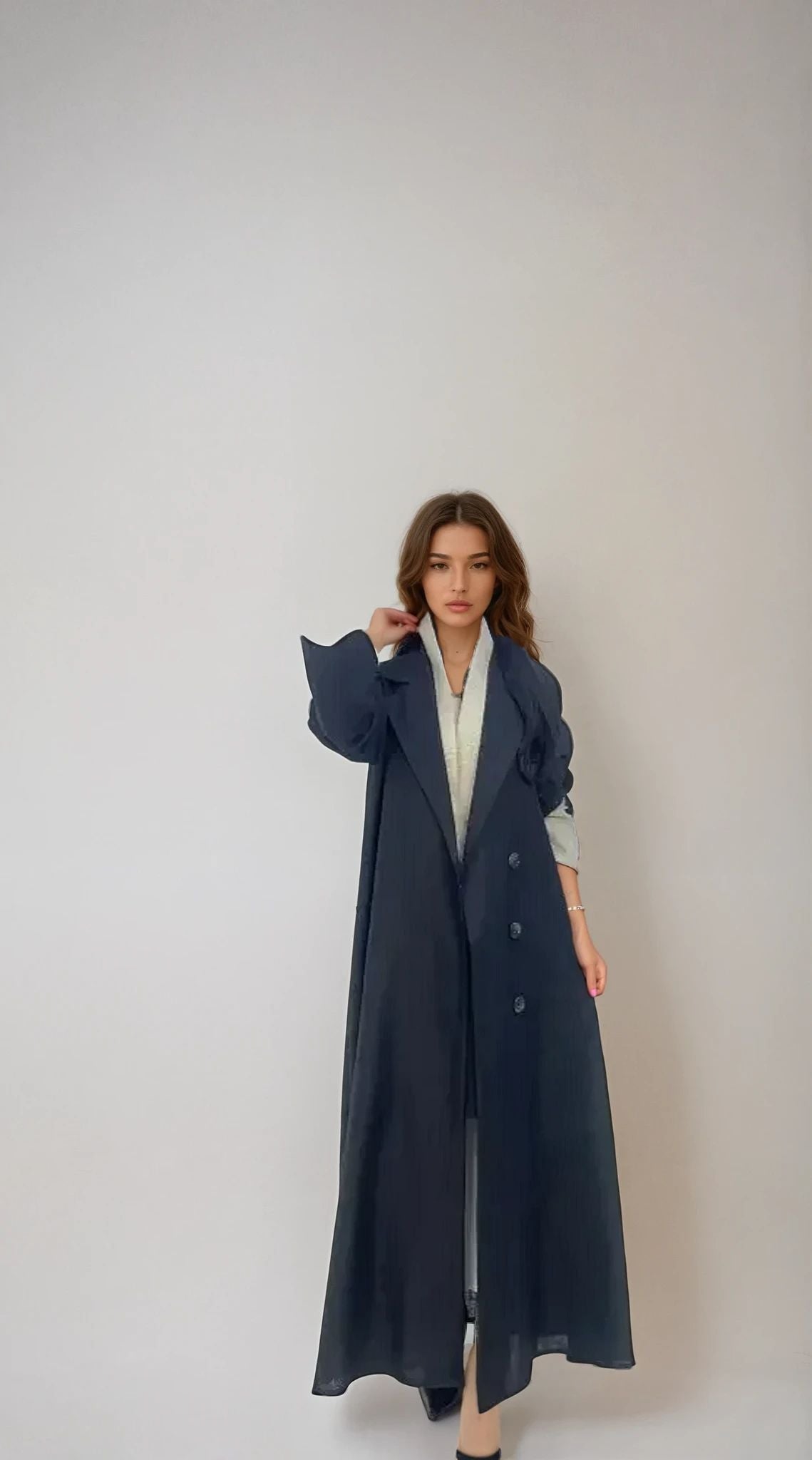 MW645 - Light Crepe Standing with Jacquard Half-Cloche